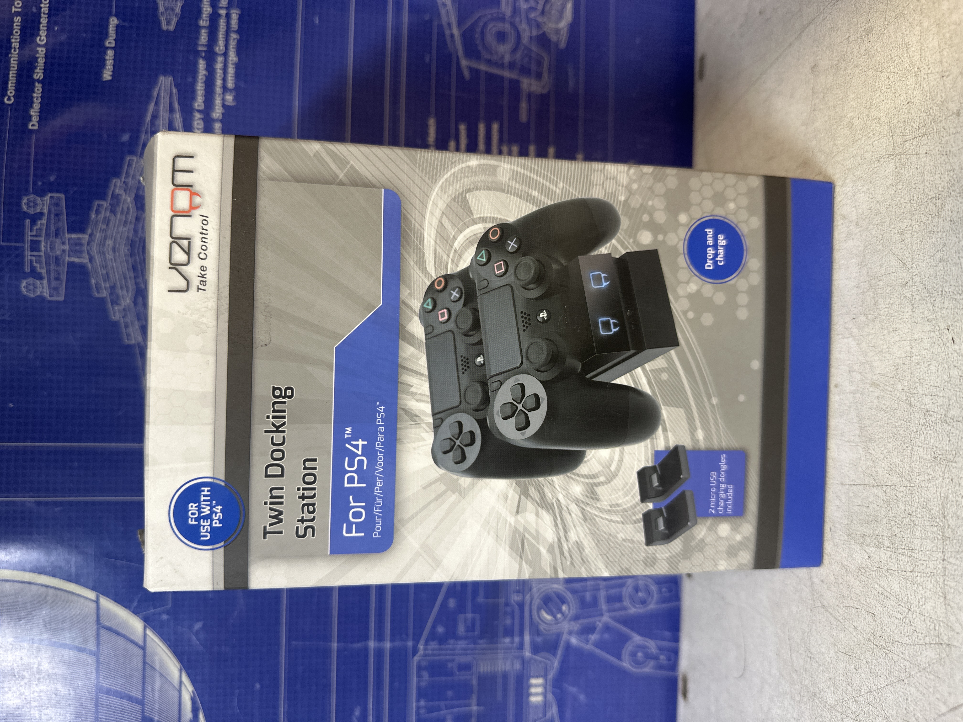 Station de charge double Venom pour manettes PS4
