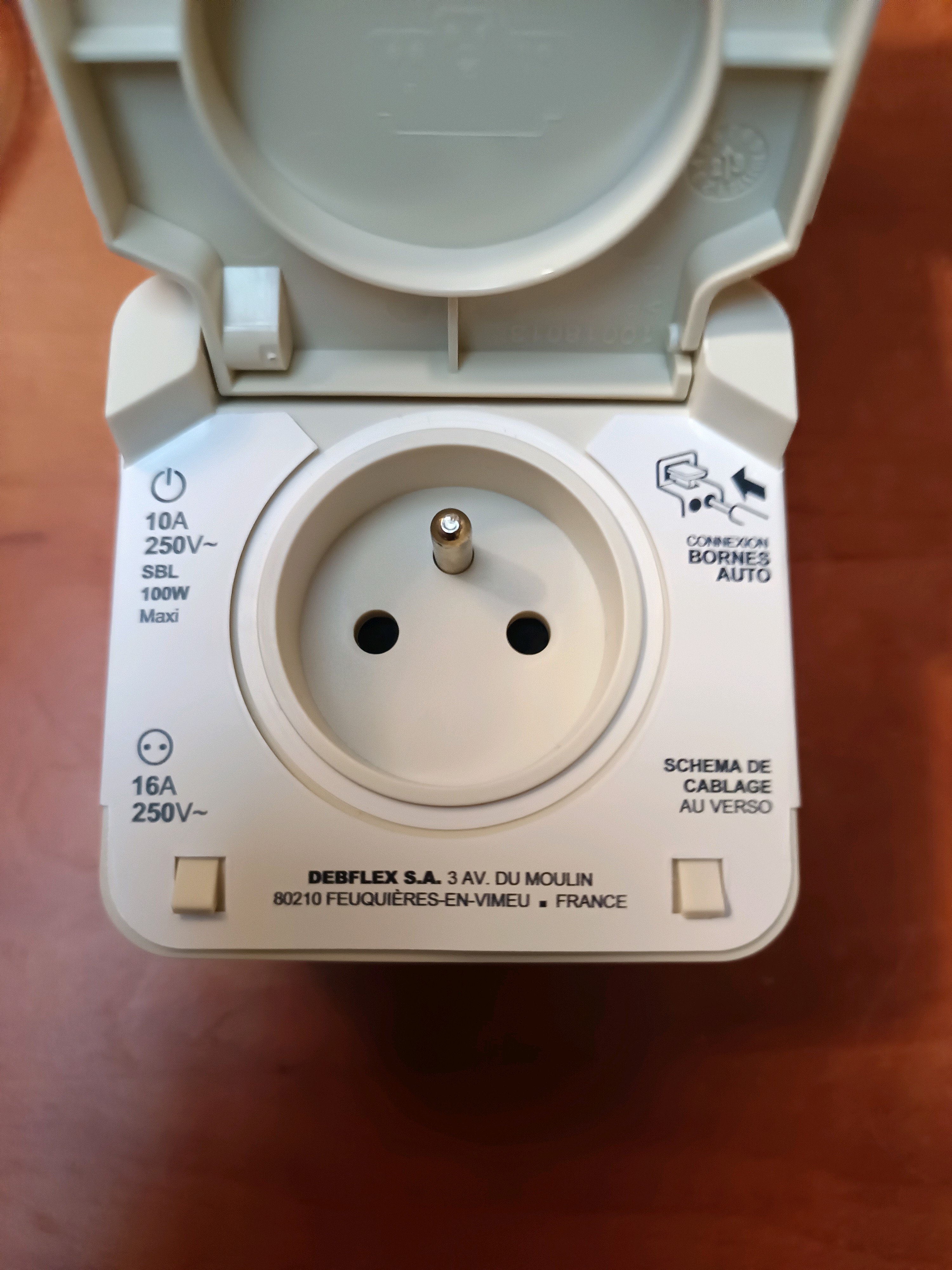 DEBFLEX Cyklone IP55 duo va-et-vient + prise avec terre — photo 3