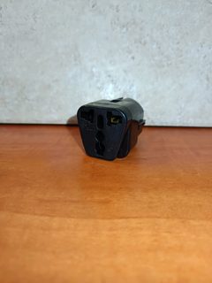 Adaptateur de voyage universel EU Schuko vers prise universelle