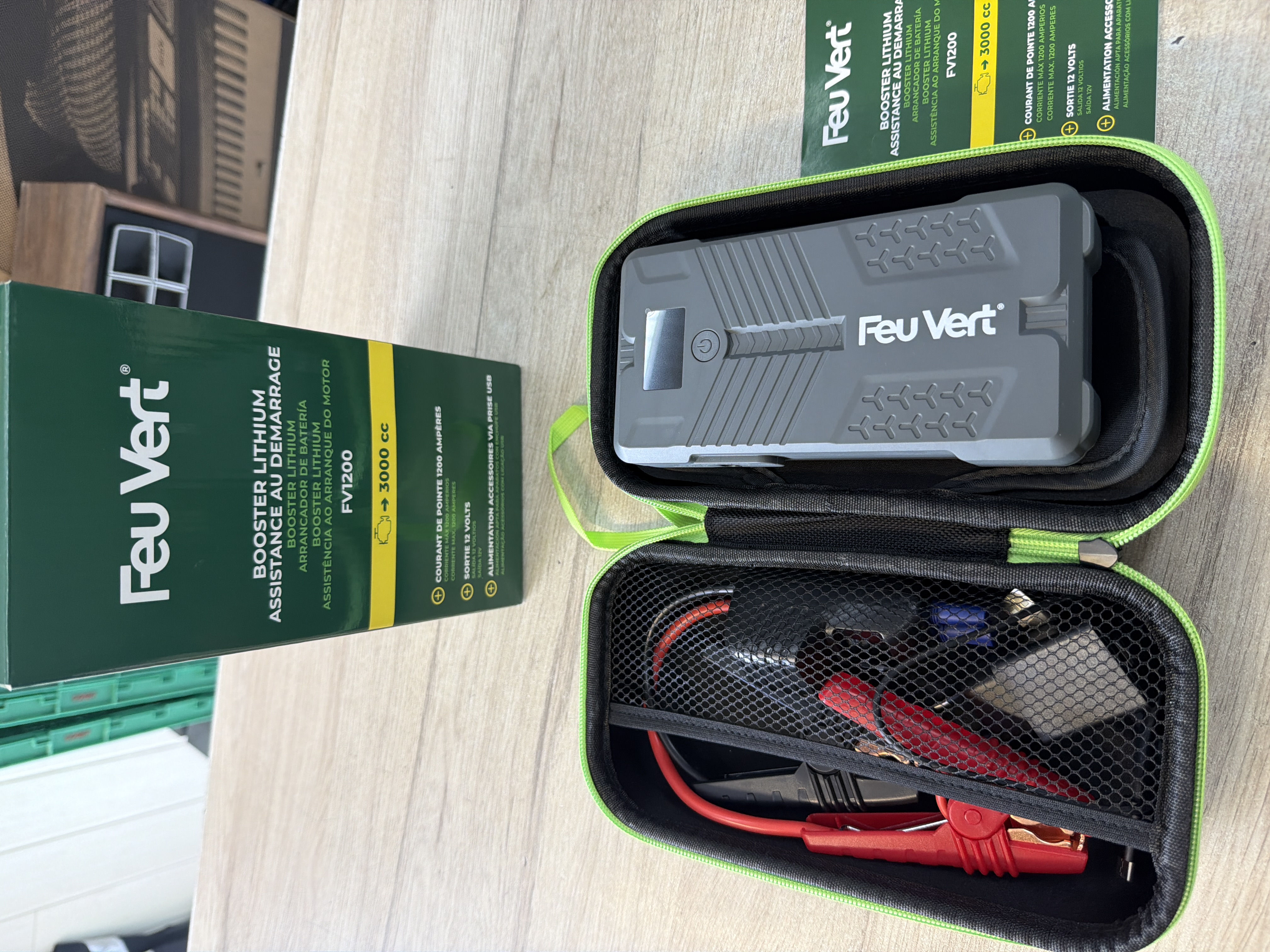 Booster de démarrage lithium Feu Vert FV1200 1200A