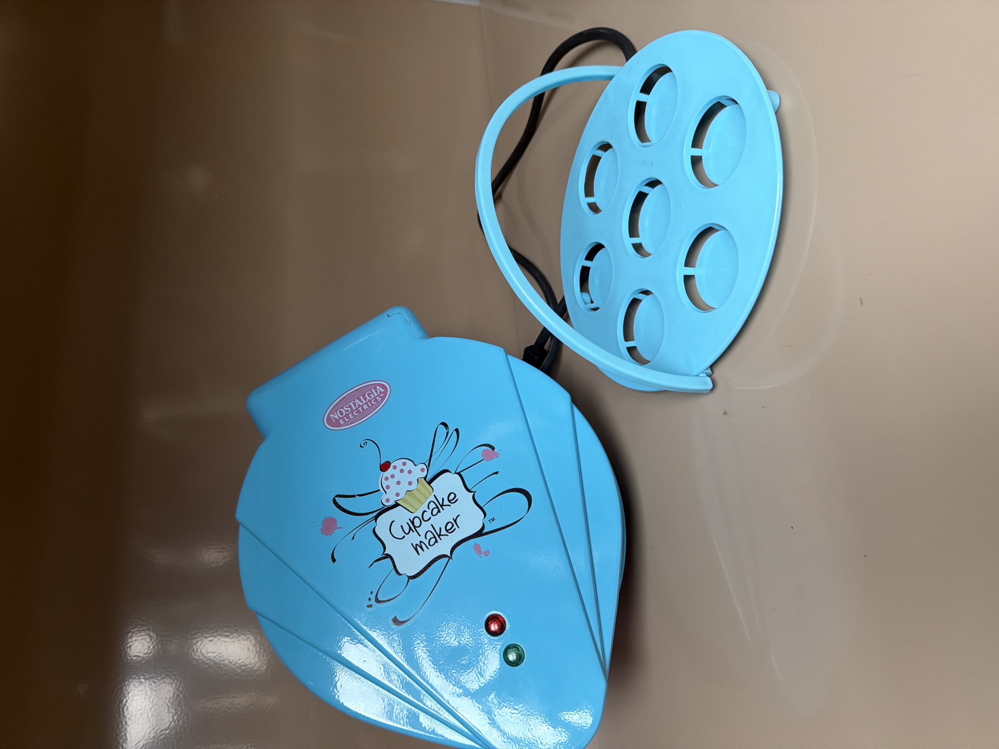 Appareil à cupcakes 7 empreintes (cupcake maker) - turquoise