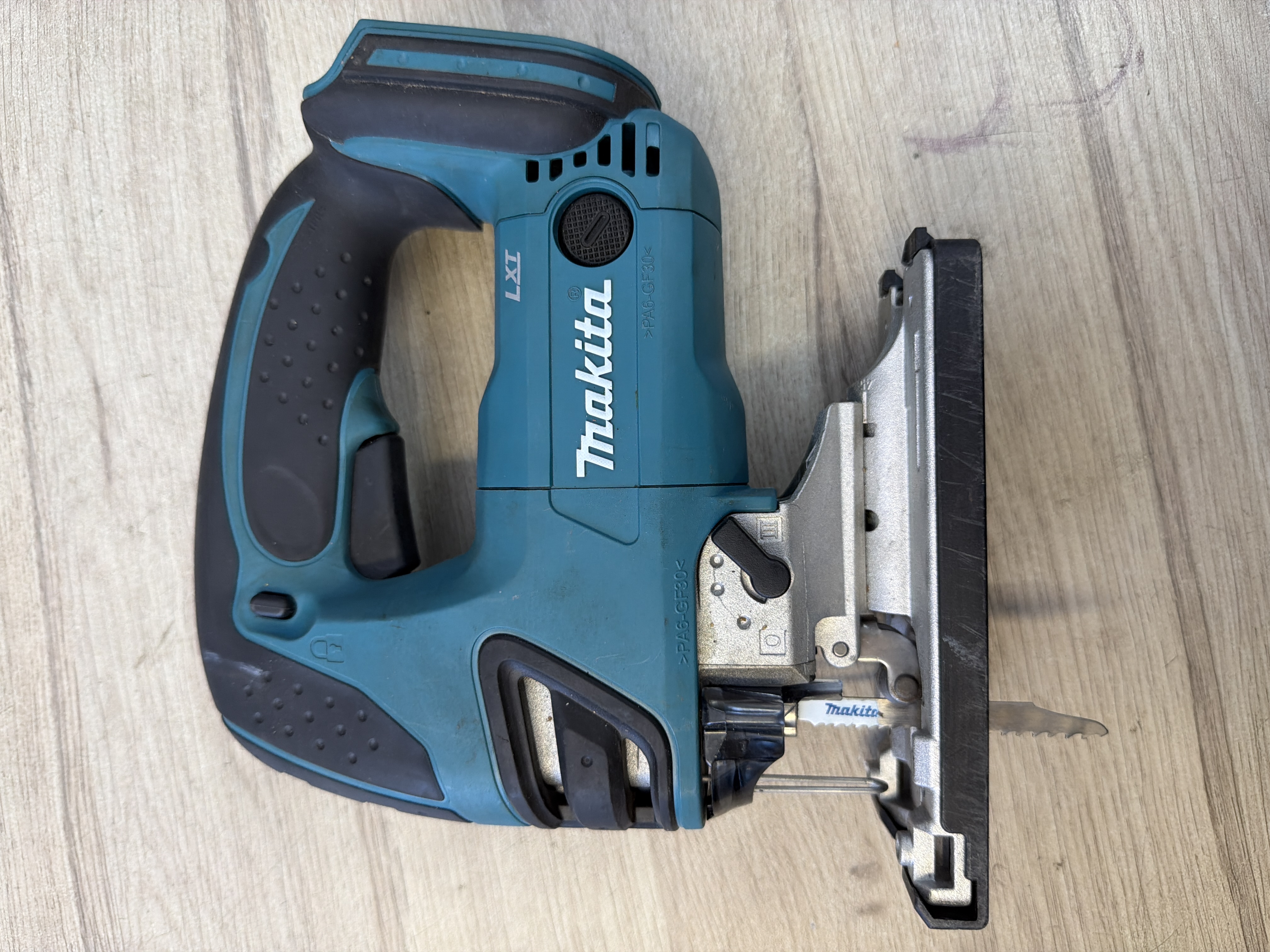 Makita DJV180 scie sauteuse sans fil 18V LXT machine nue
