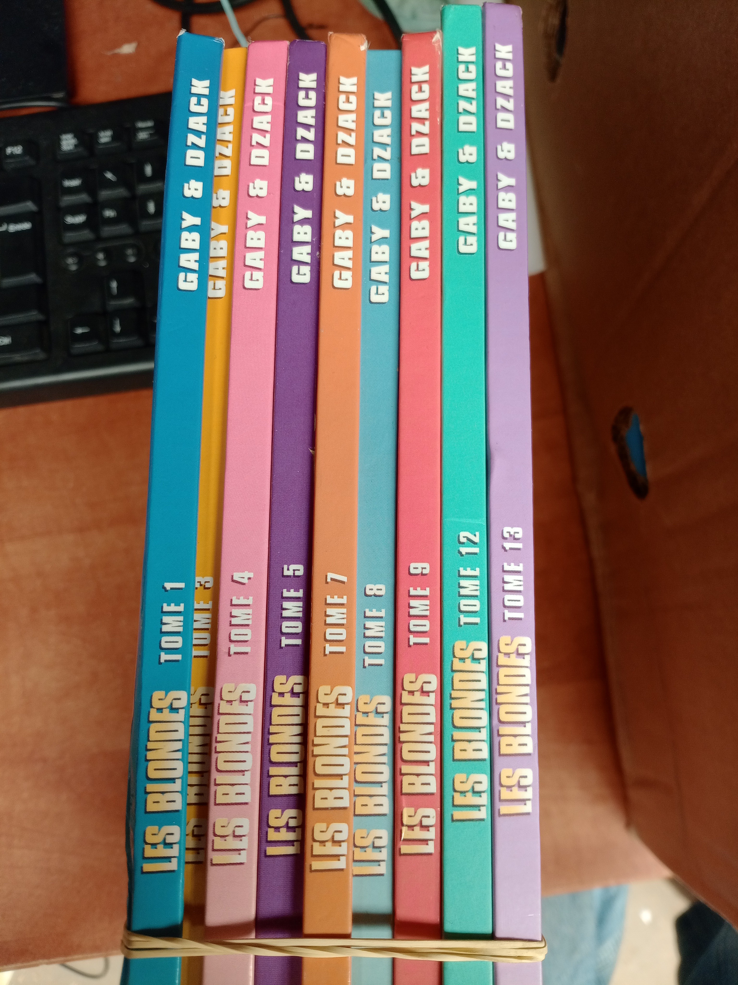 Lot BD Les Blondes tomes 1, 3, 4, 5, 7, 8, 9, 12 et 13 — photo 2