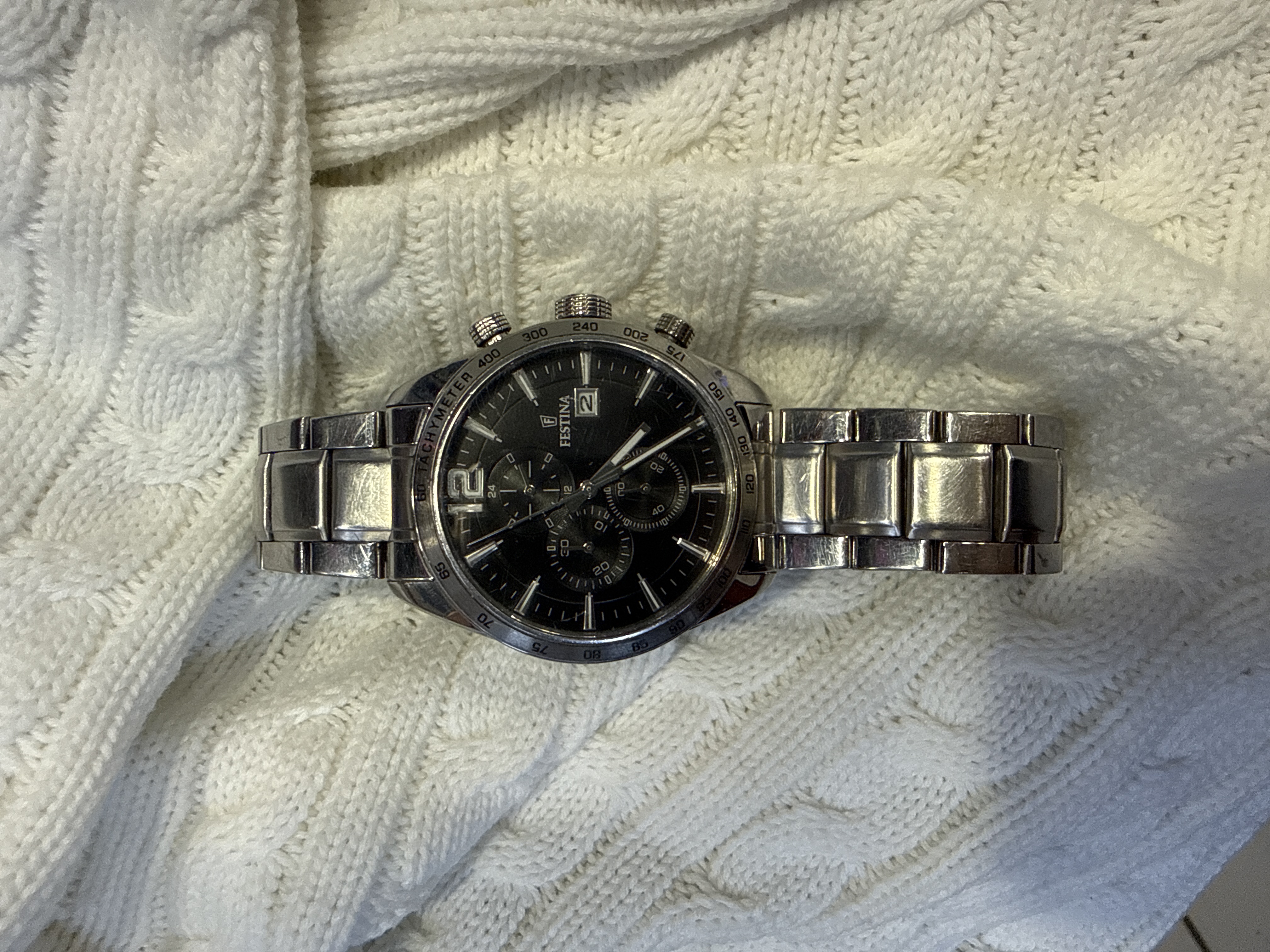Montre Festina F16759 chronographe cadran noir bracelet acier