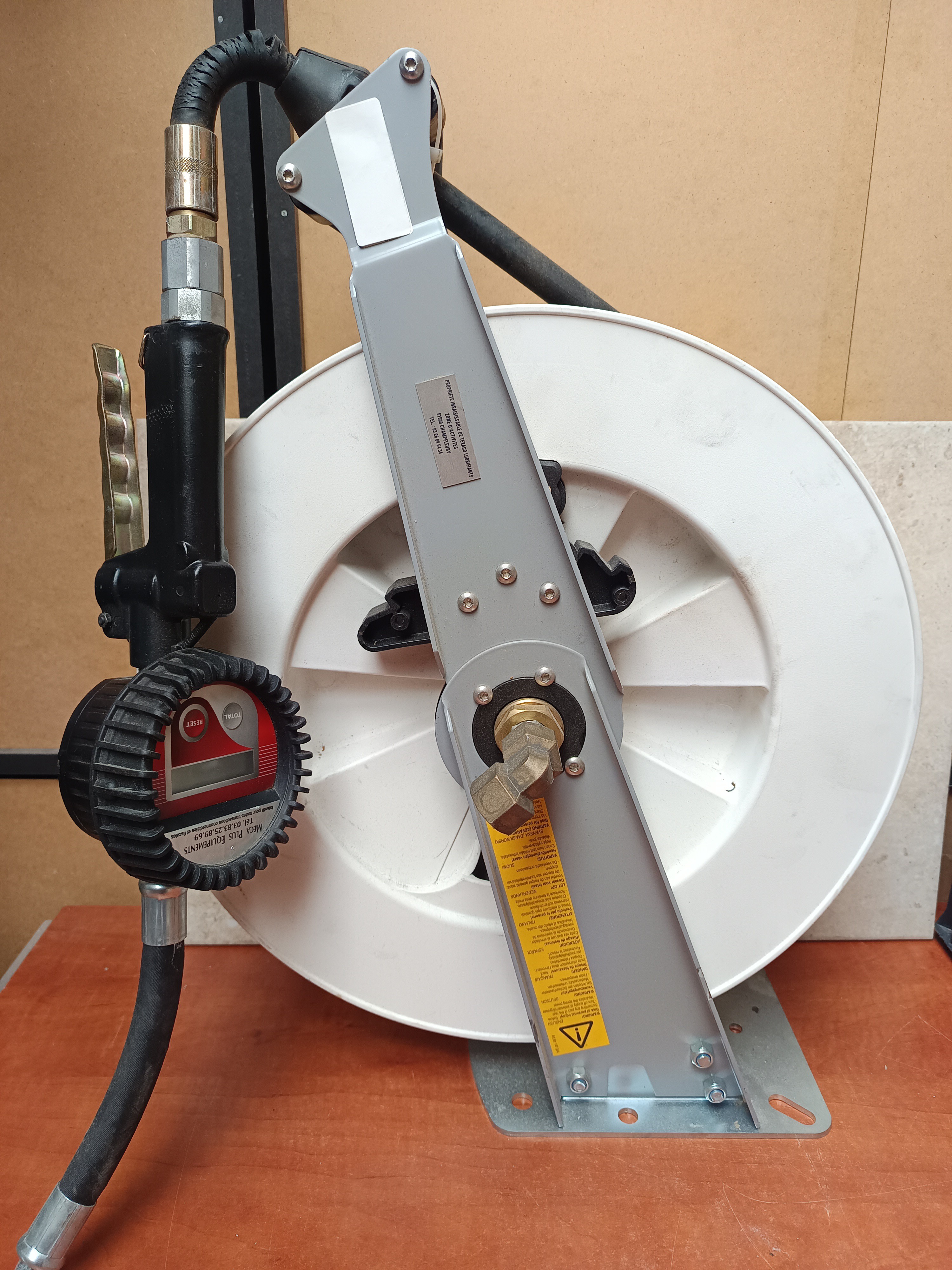 Enrouleur haute pression avec flexible et pistolet