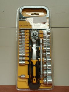 Set cles a cliquet + 23 douilles