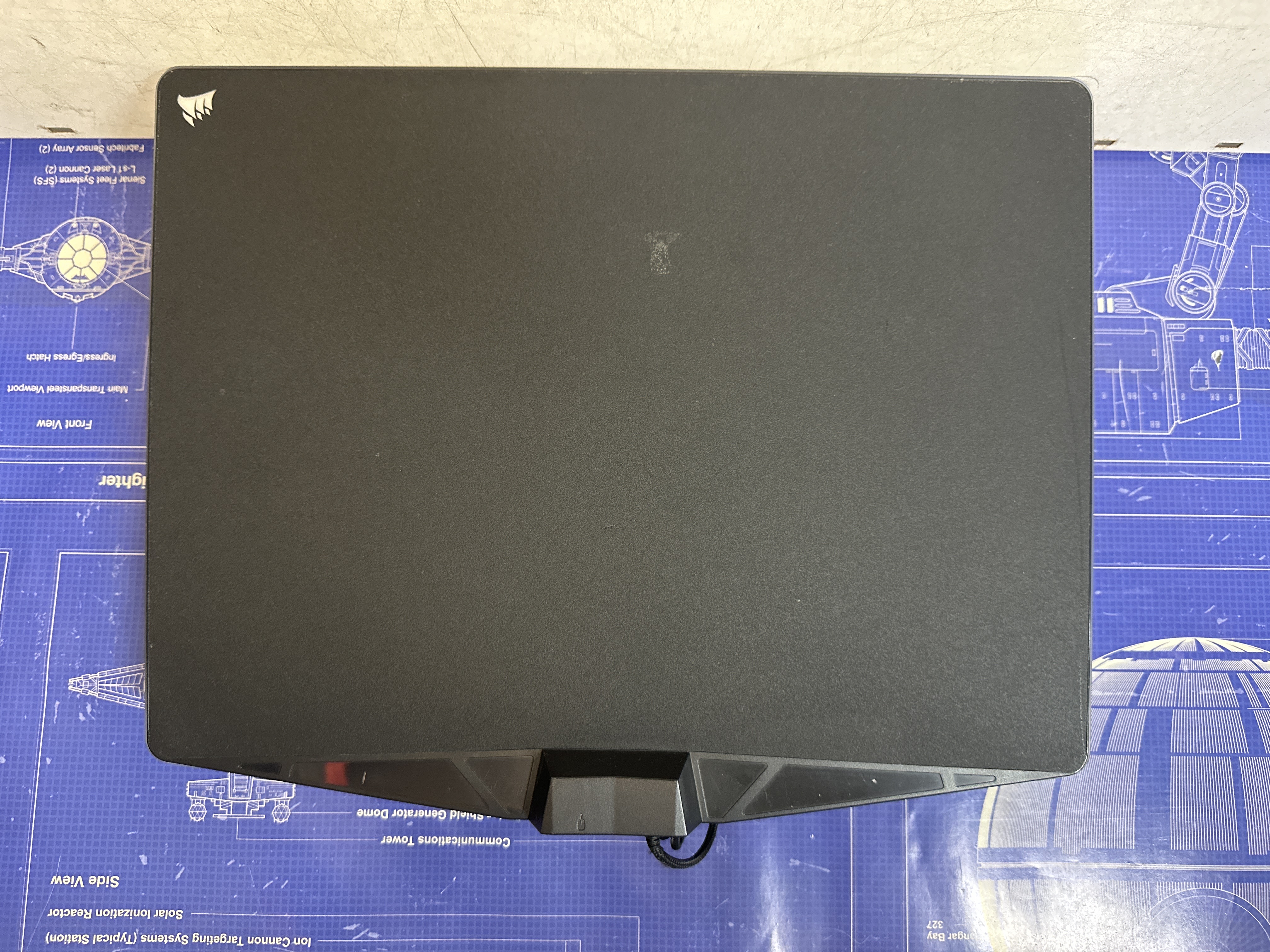 Tapis de souris gaming Corsair RGB