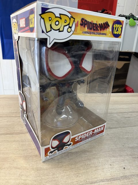Funko Pop Jumbo Spider-Man Miles Morales Across the Spider-Verse n°1236