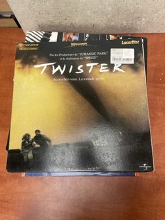Twister LaserDisc Universal Pioneer