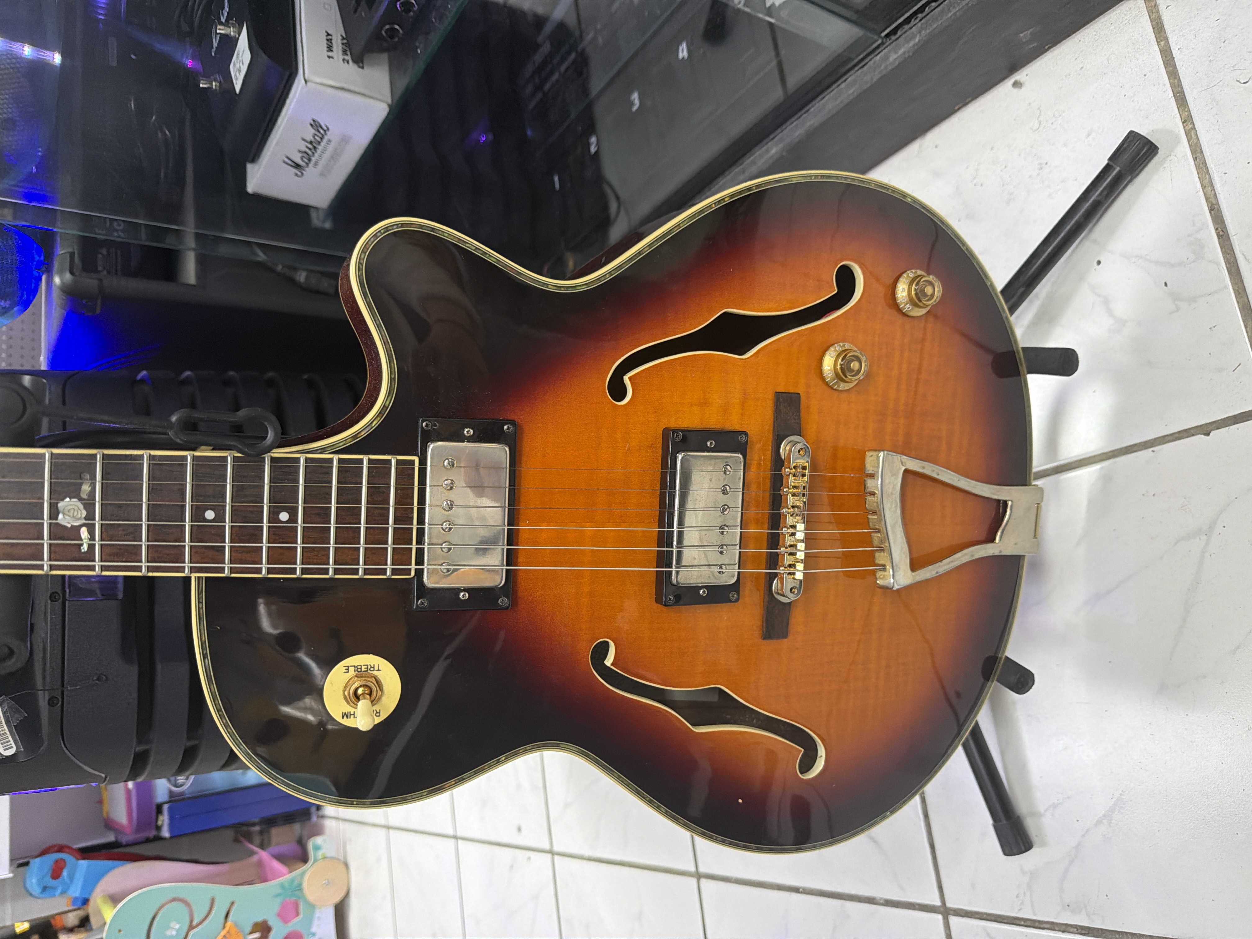 Guitare Clayton CS-500EH sunburst