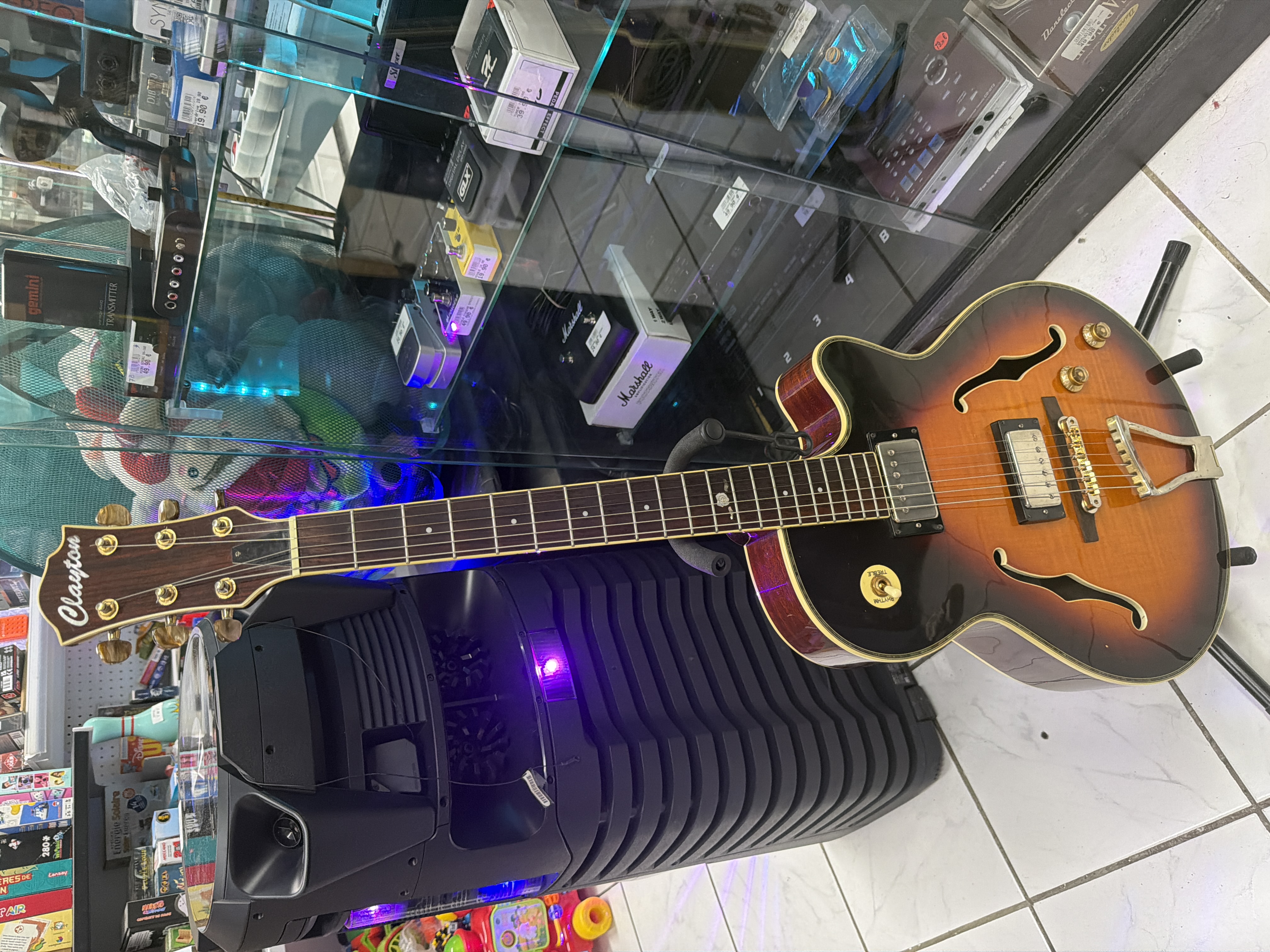 Guitare Clayton CS-500EH sunburst — photo 2
