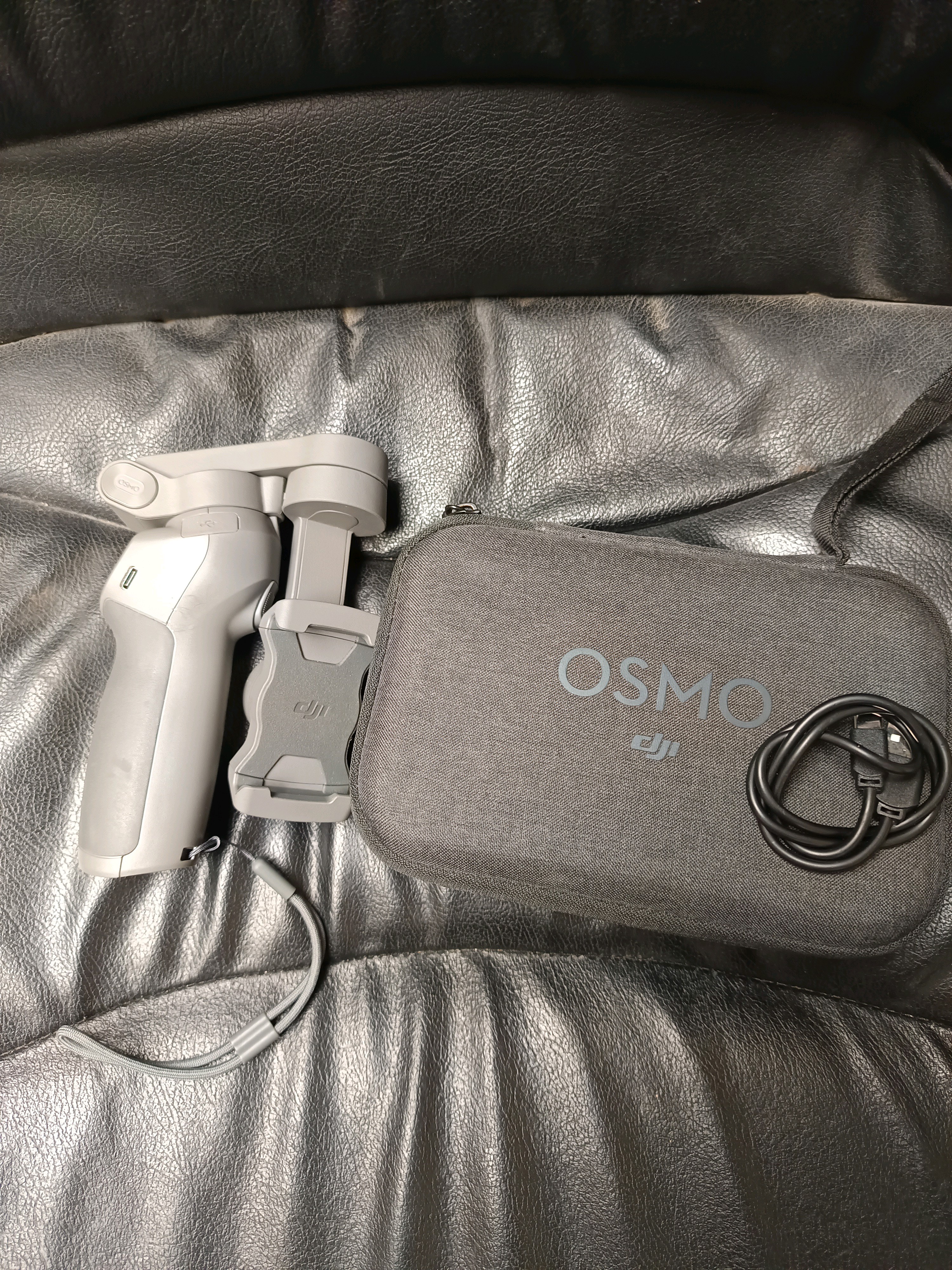 DJI Osmo Mobile 3 - Stabilisateur pour smartphone