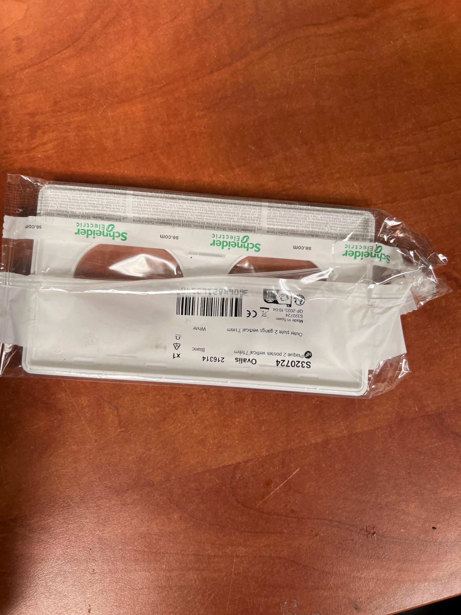 Schneider Electric Ovalis S320724 plaque 2 postes vertical 71 mm - blanc — photo 2
