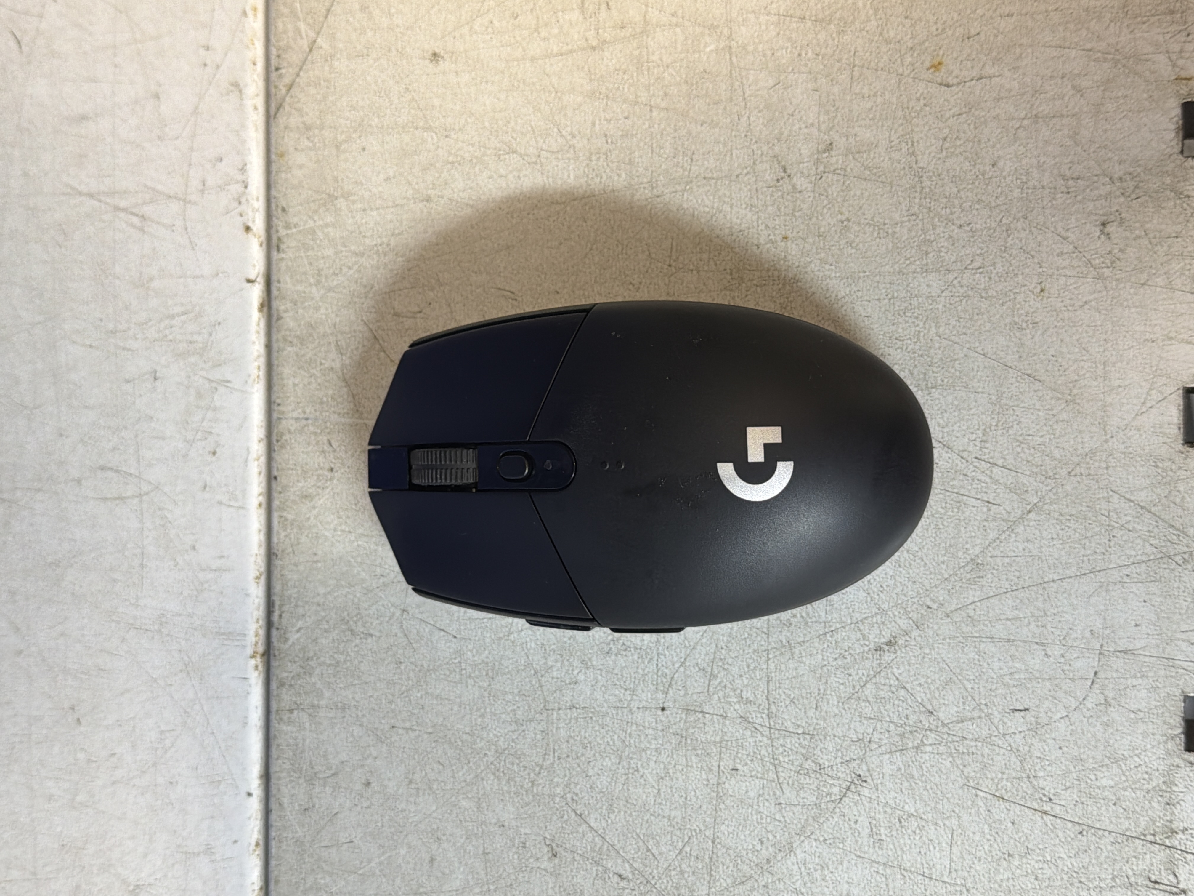 Souris Logitech G305 Lightspeed sans fil noire