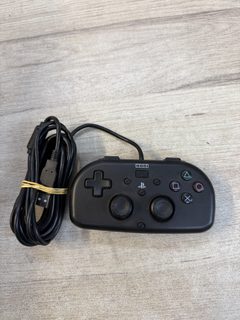 Manette filaire Hori Mini Wired Gamepad pour PS4 noire