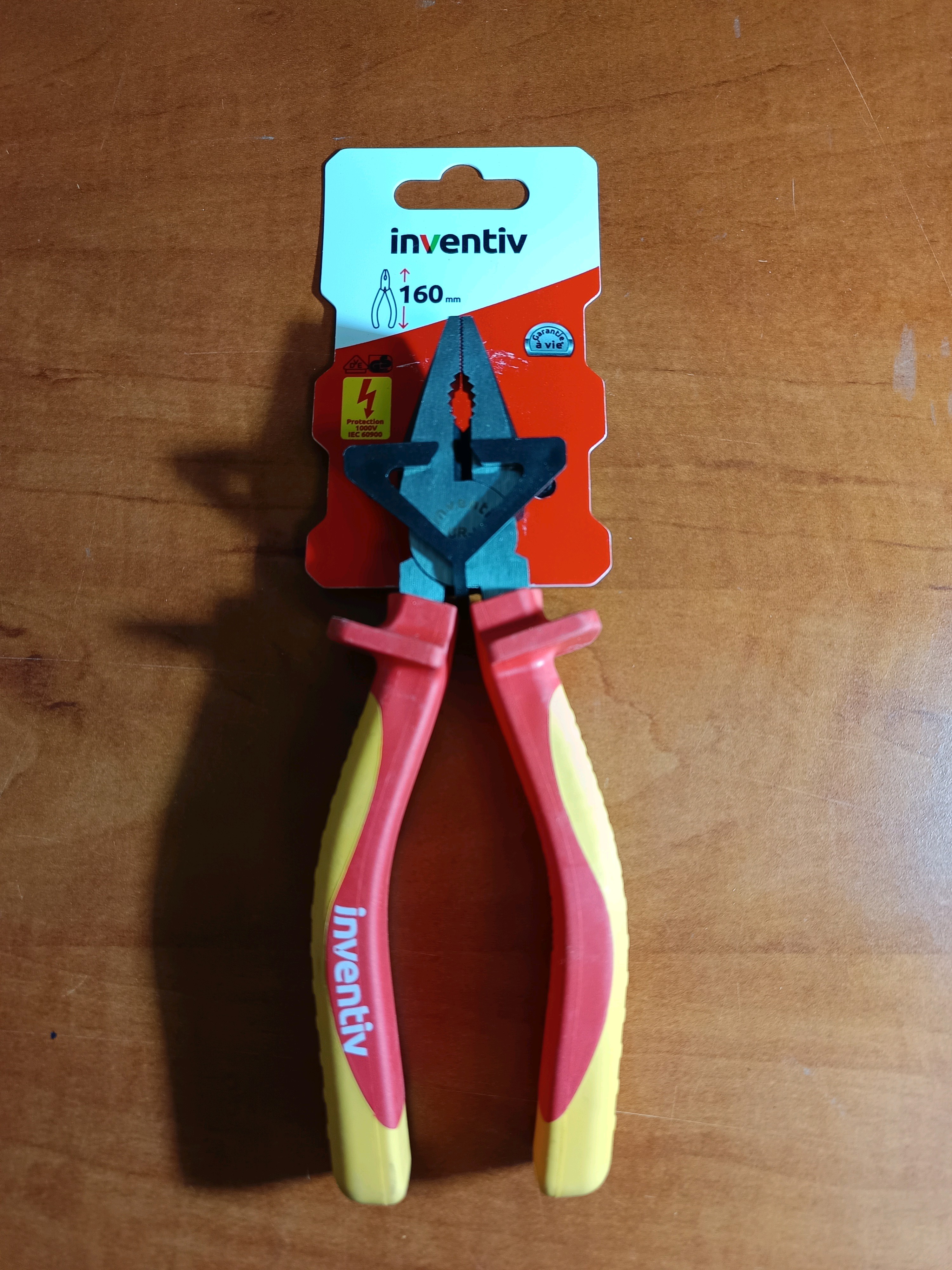 Pince universelle inventiv 160 mm (isolée)
