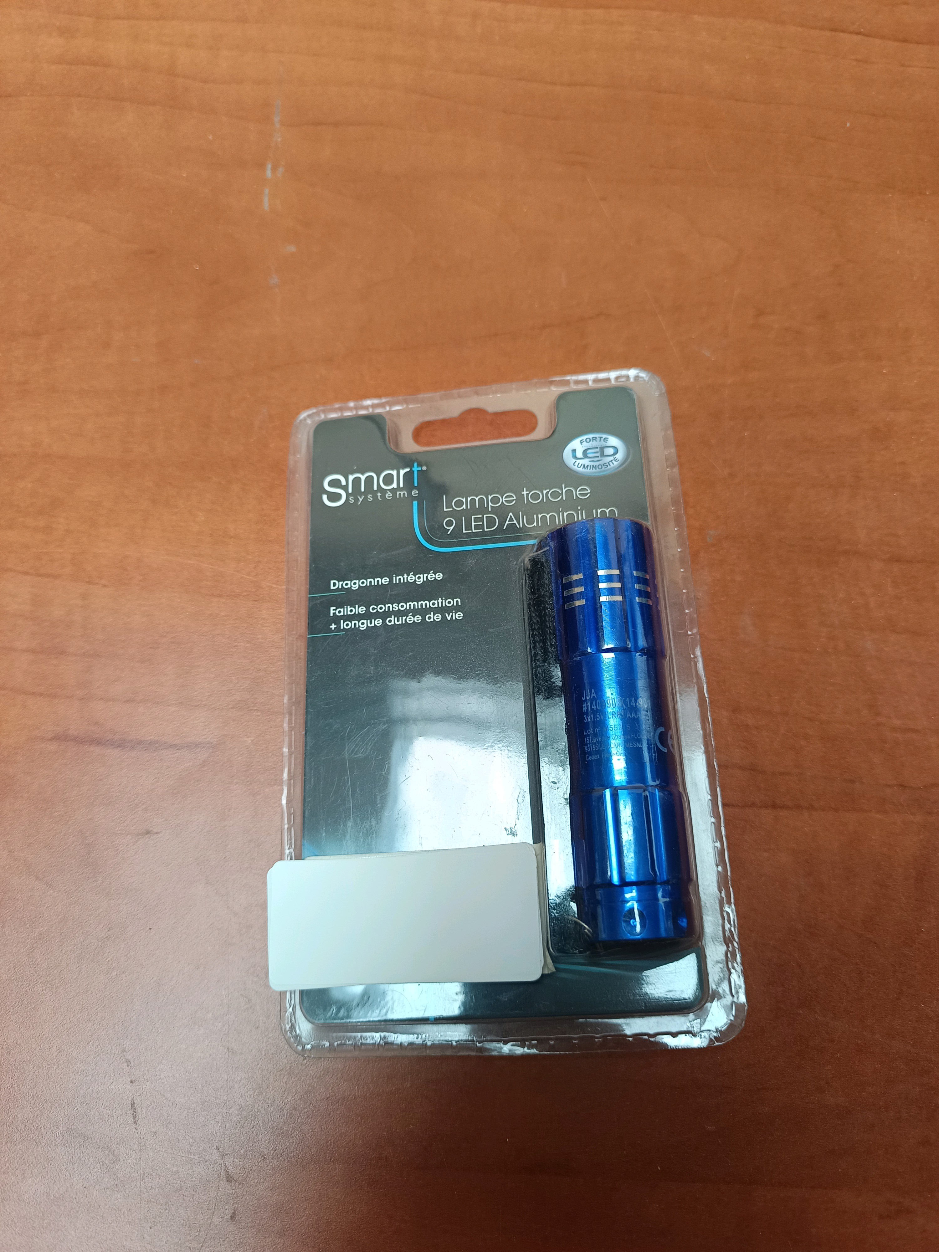 Lampe torche 9 LED en aluminium - bleue