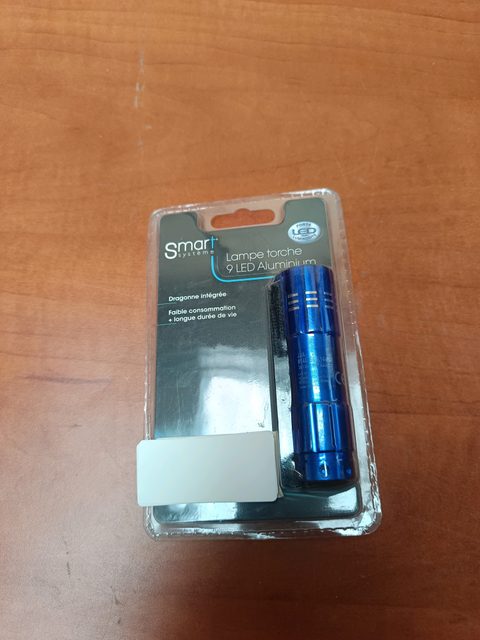 Lampe torche 9 LED en aluminium - bleue
