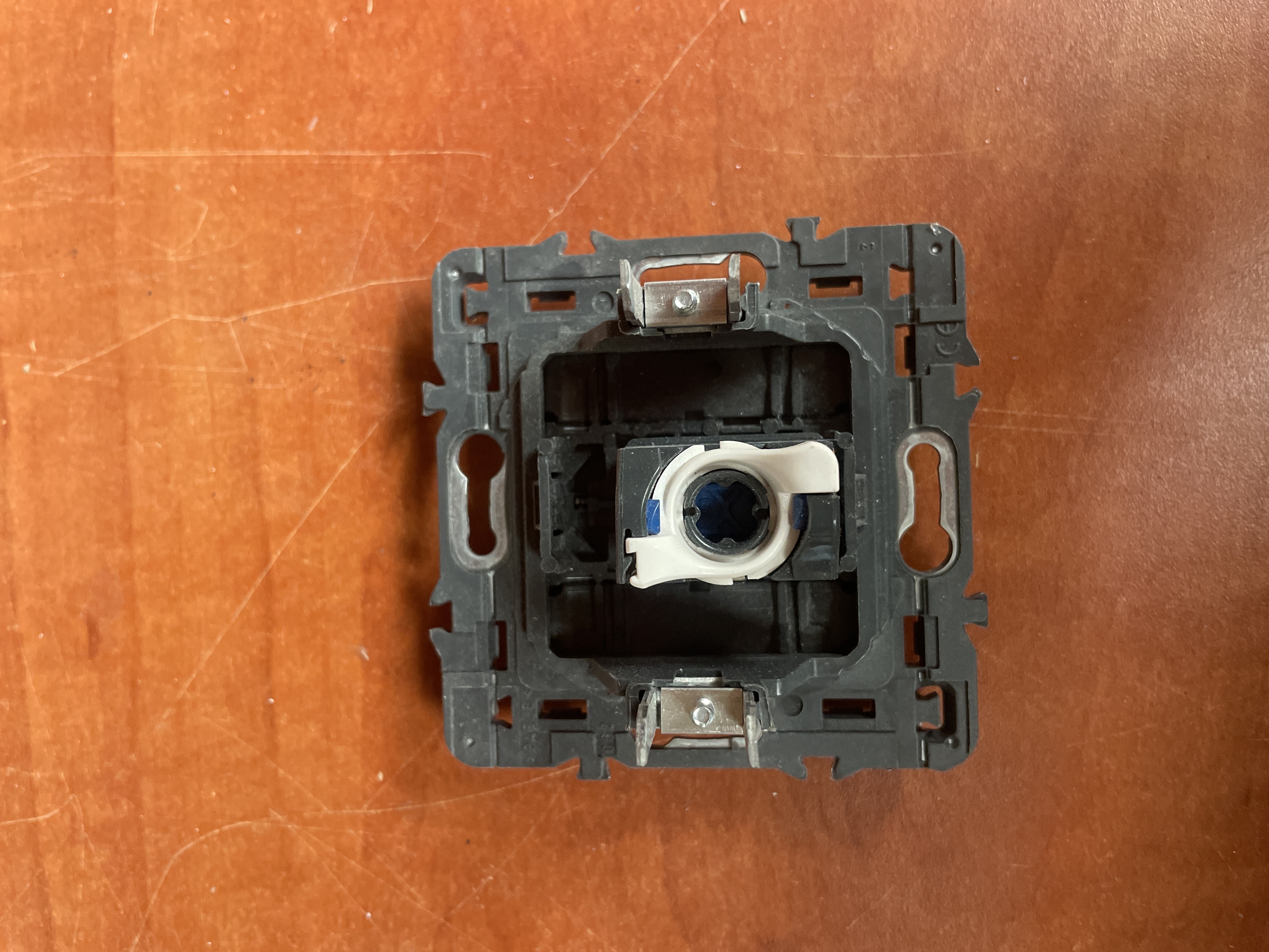 Variateur rotatif Legrand blanc encastrable — photo 2