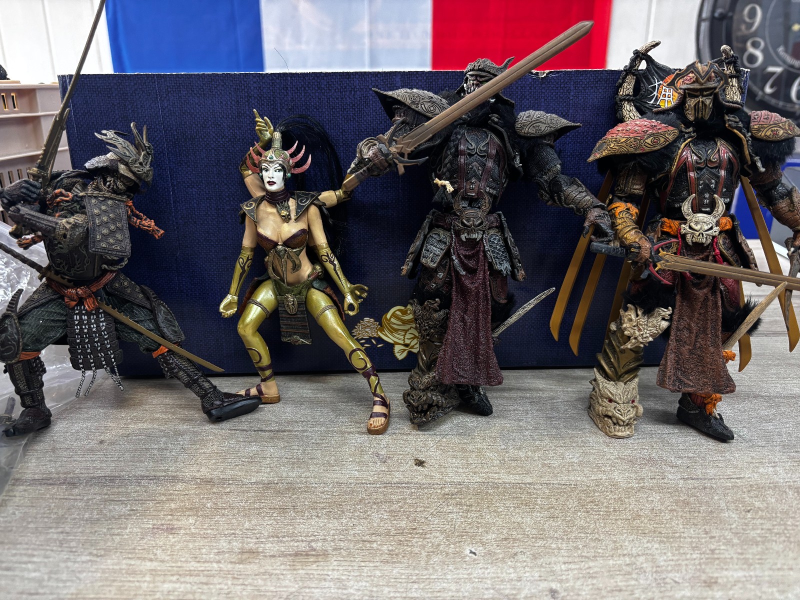 Lot de 6 figurines Mystic Legions — photo 2
