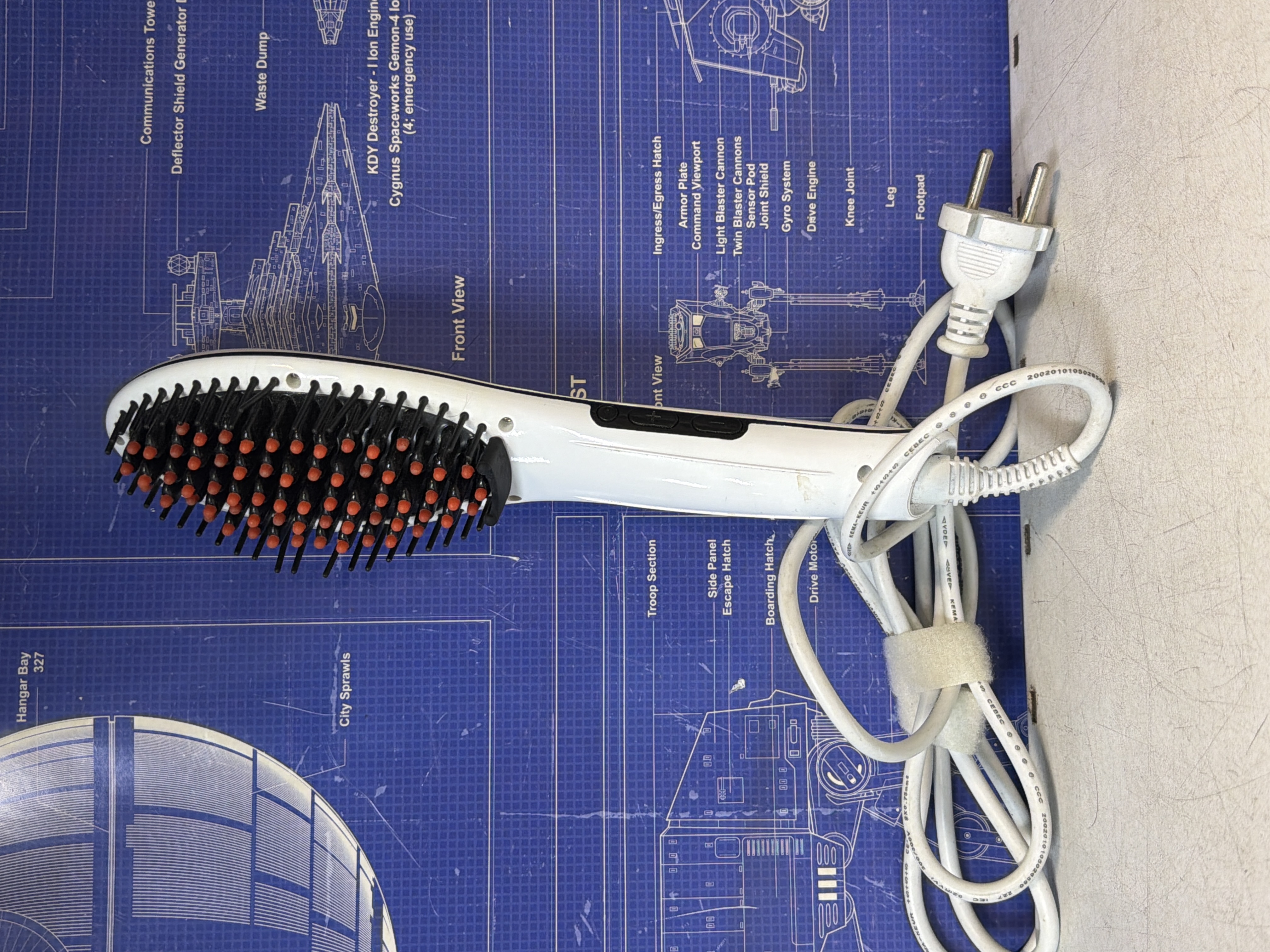 Brosse lissante chauffante électrique