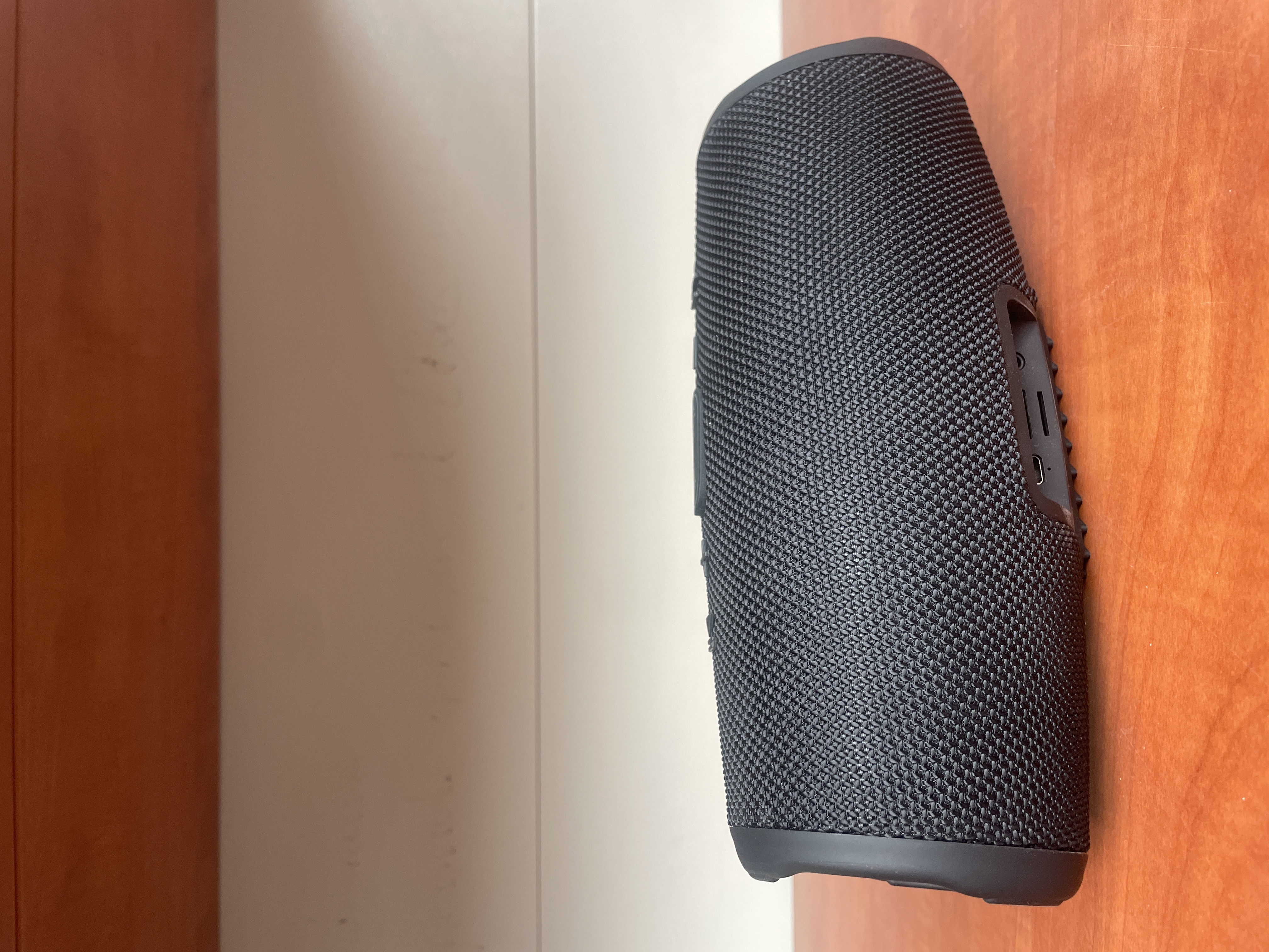 Enceinte bluetooth portable noire — photo 2
