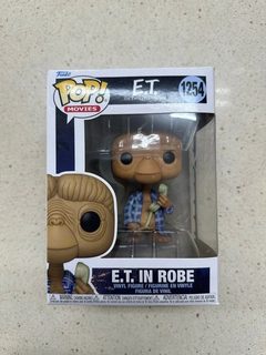 POP E.T. in robe