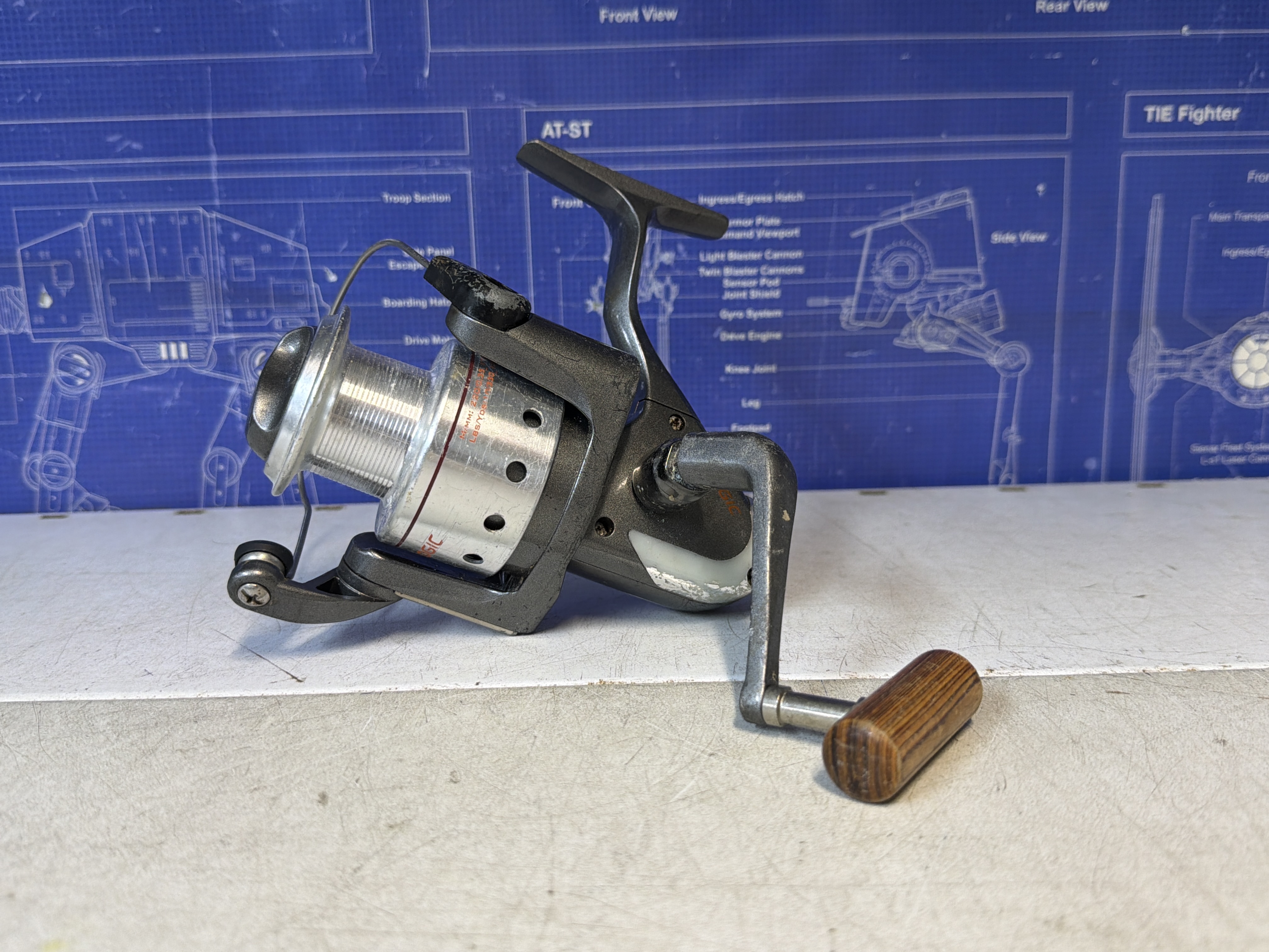 Moulinet de pêche spinning ancien