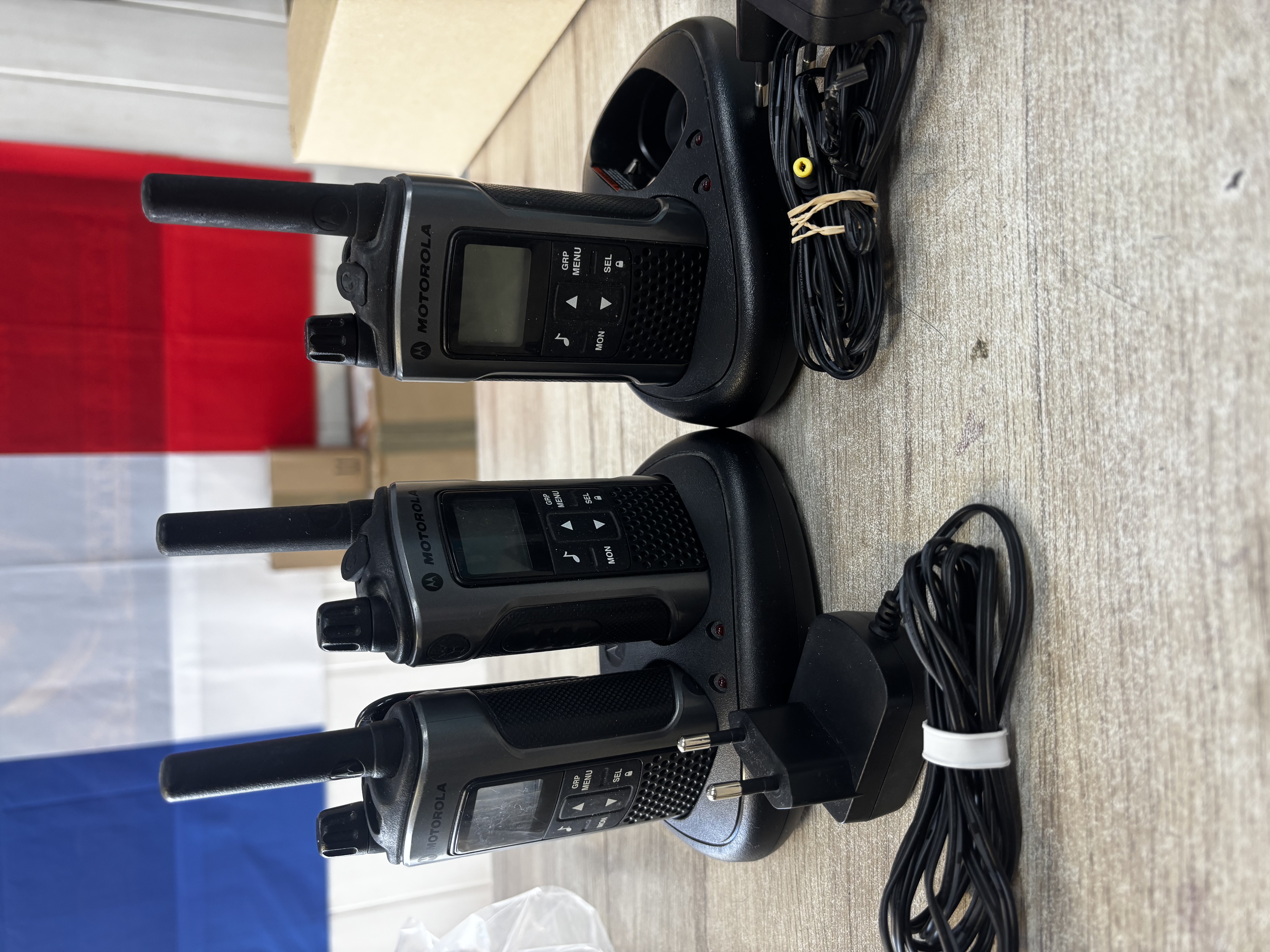 Motorola TLKR T3 talkie-walkie avec base de charge