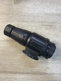 Connecteur circulaire pour câble avec capuchon de protection