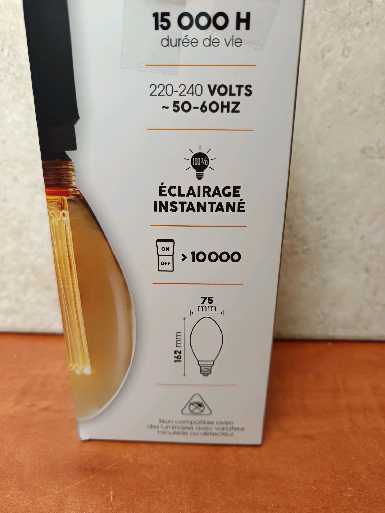 Ampoule LED filament décorative ambrée E27 4W 180 lm 2000K — photo 2