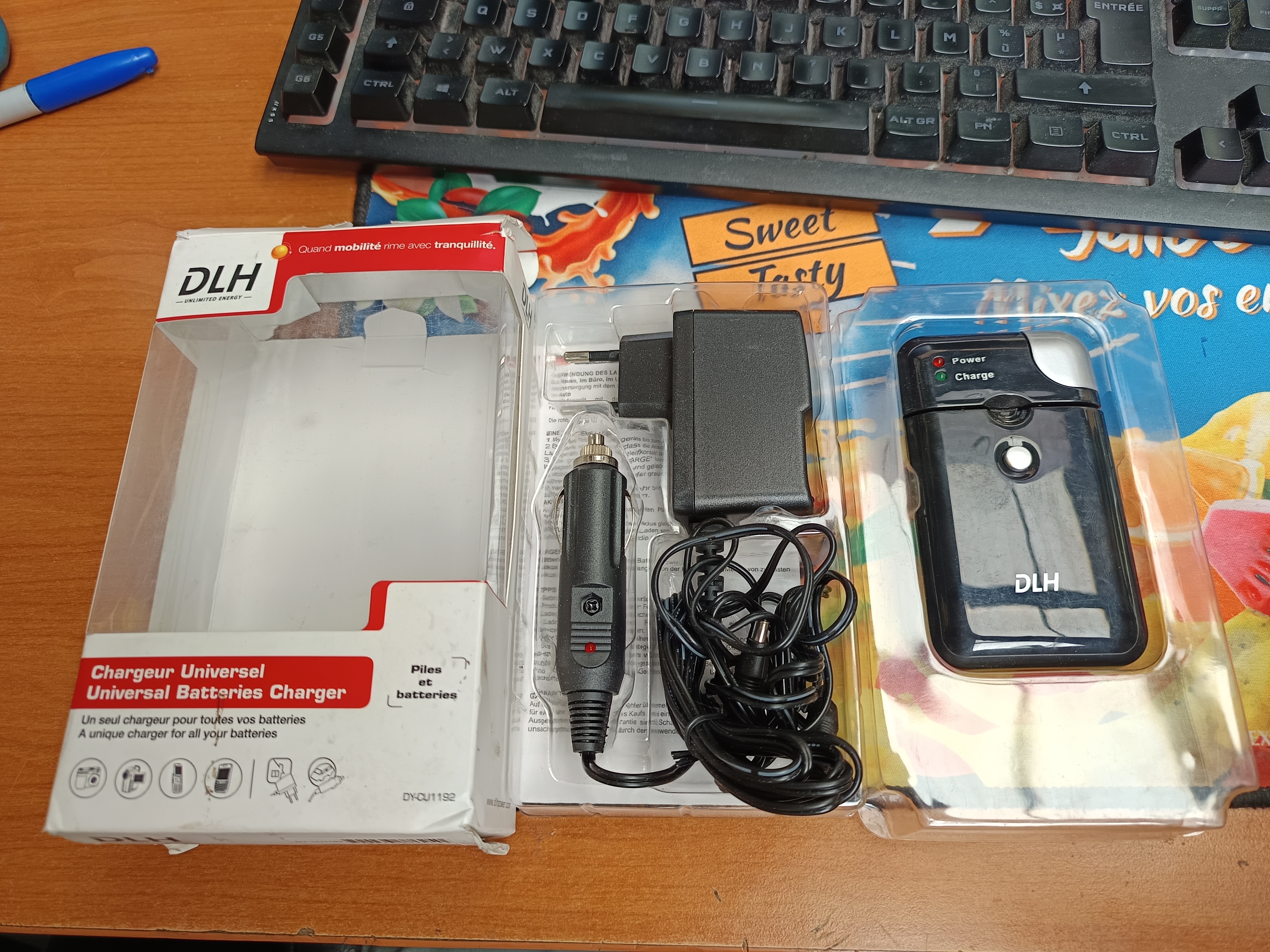 DLH Chargeur Universel de Batteries