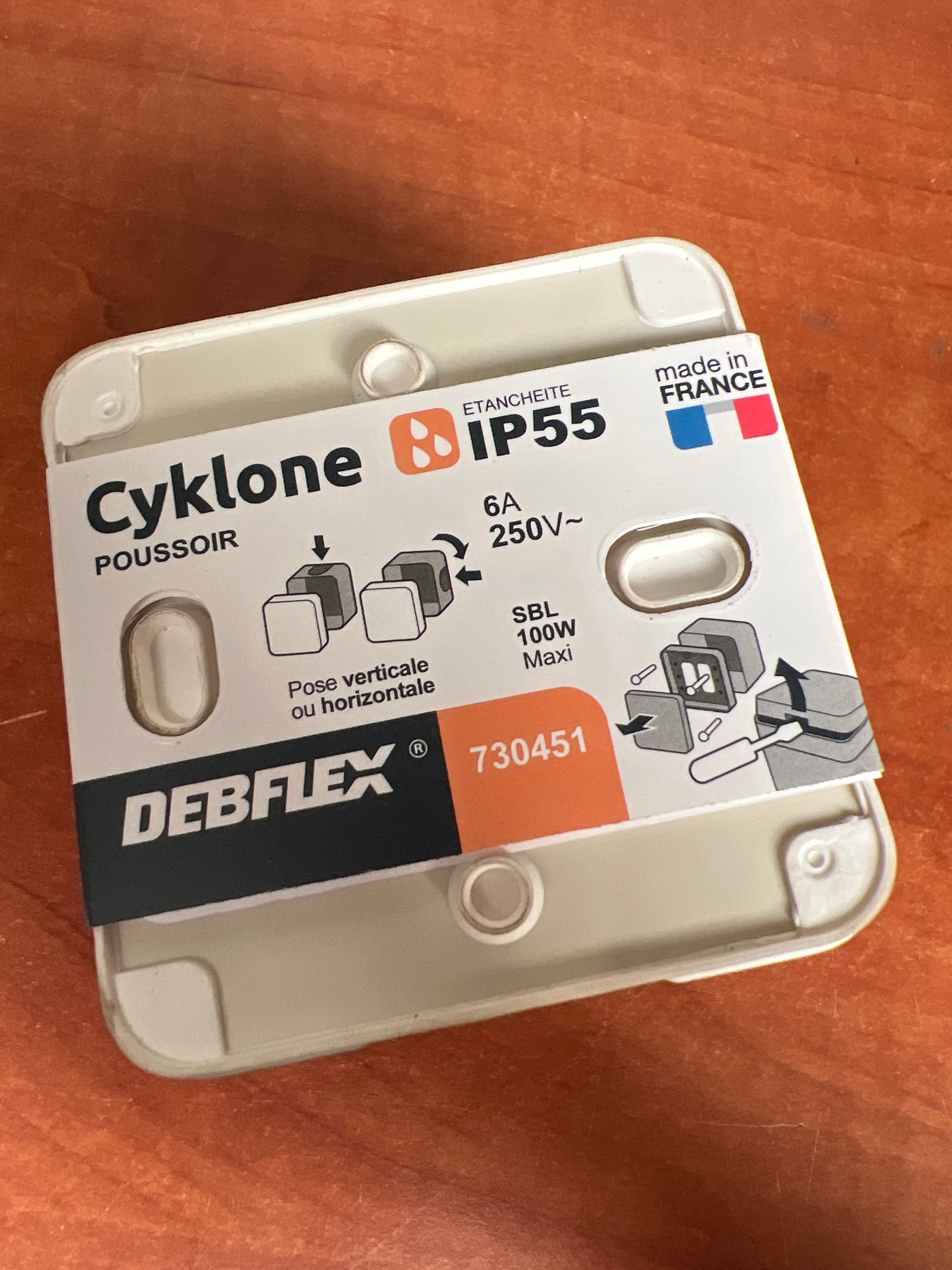 Debflex Cyklone poussoir IP55 6A 250V — photo 2