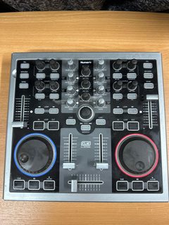 Contrôleur DJ Numark Total Control