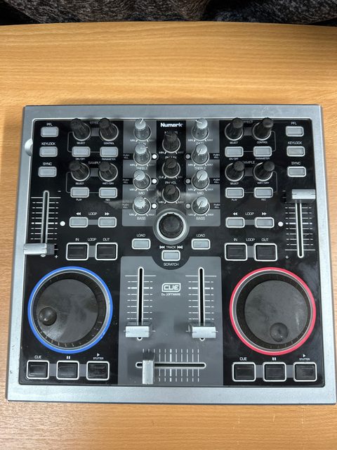 Contrôleur DJ Numark Total Control