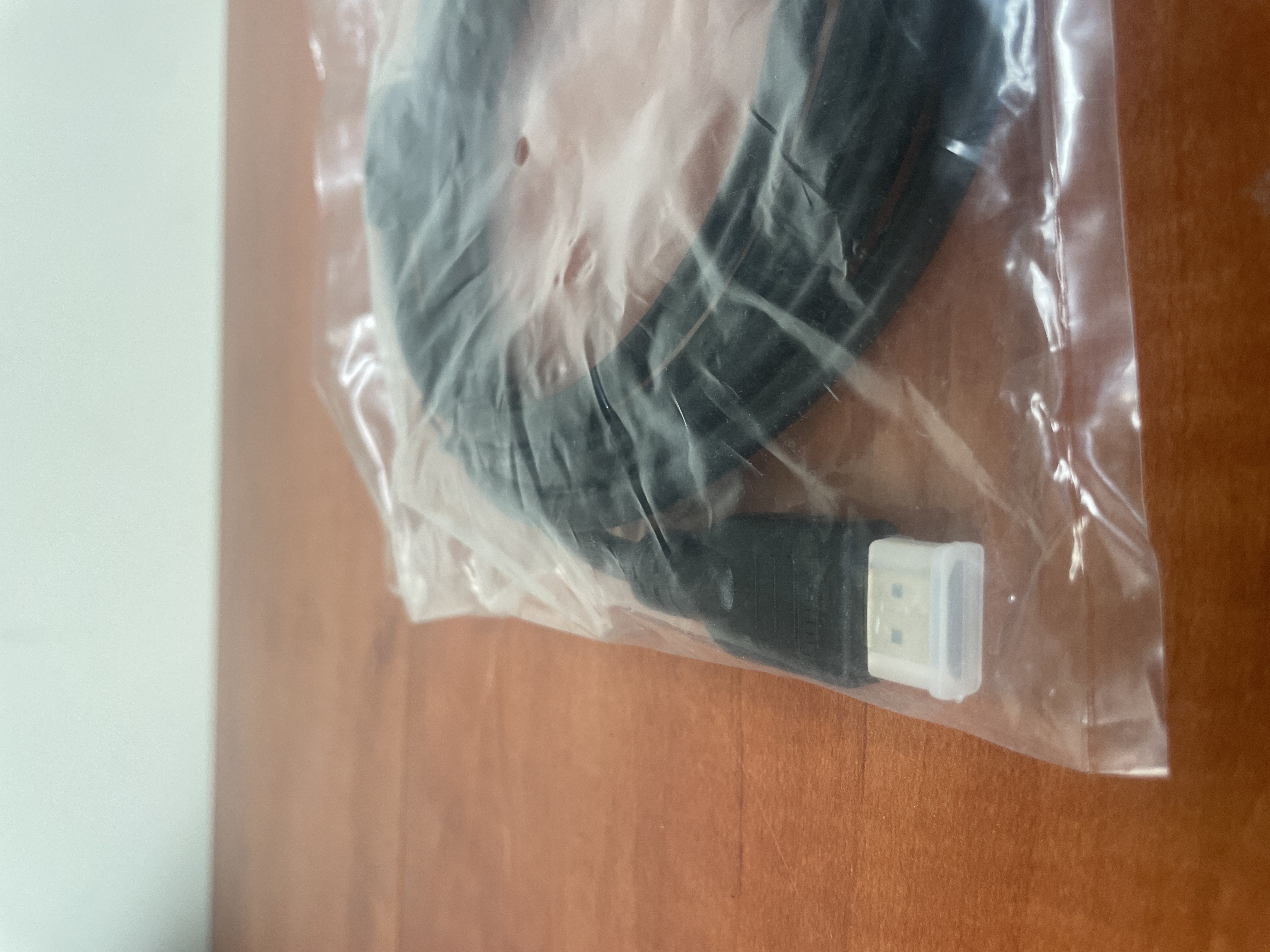 Câble HDMI coudé mâle vers mâle sous emballage — photo 3