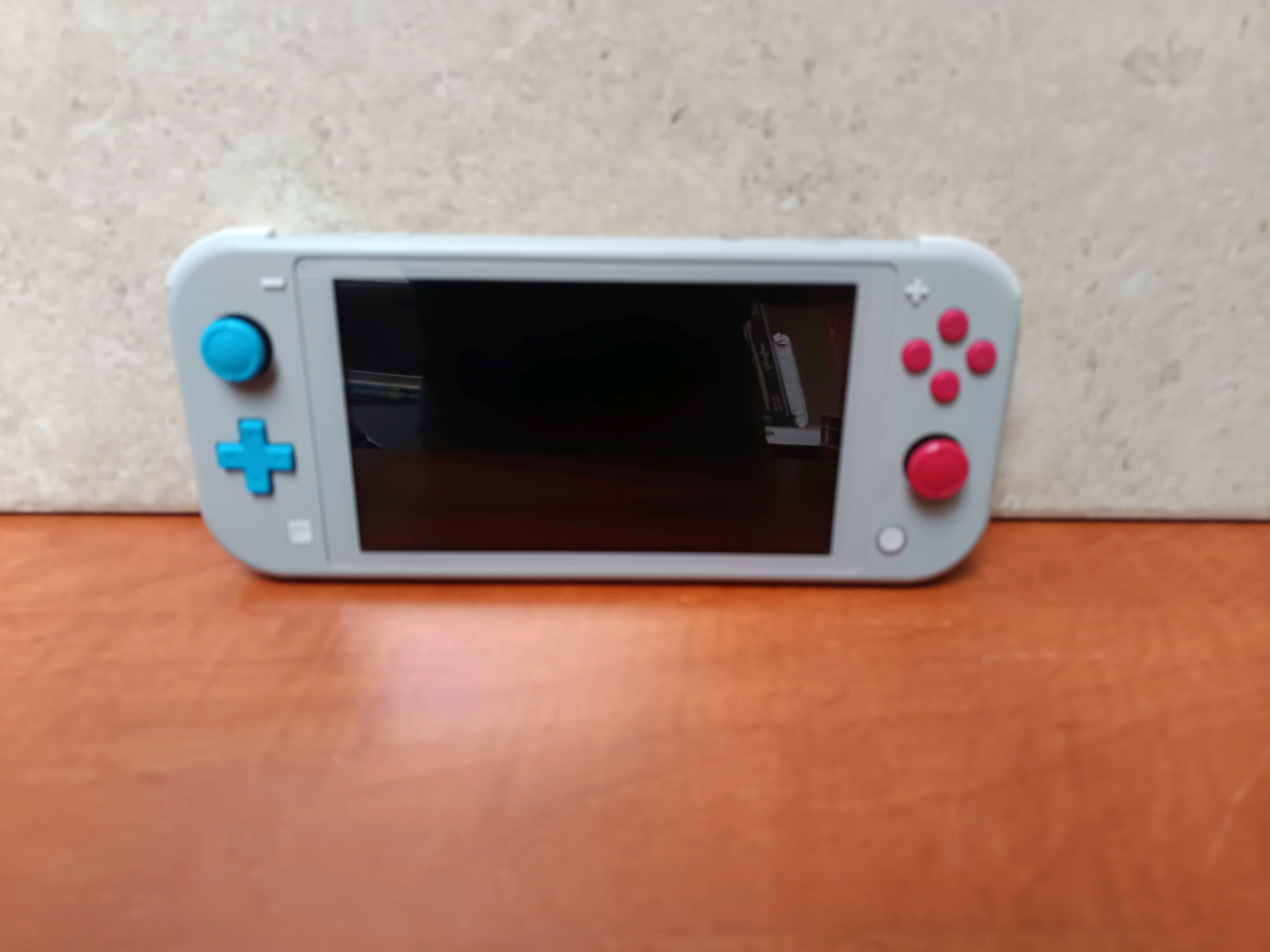 Nintendo Switch Lite édition spéciale Pokémon Épée et Bouclier (Zacian & Zamazenta)
