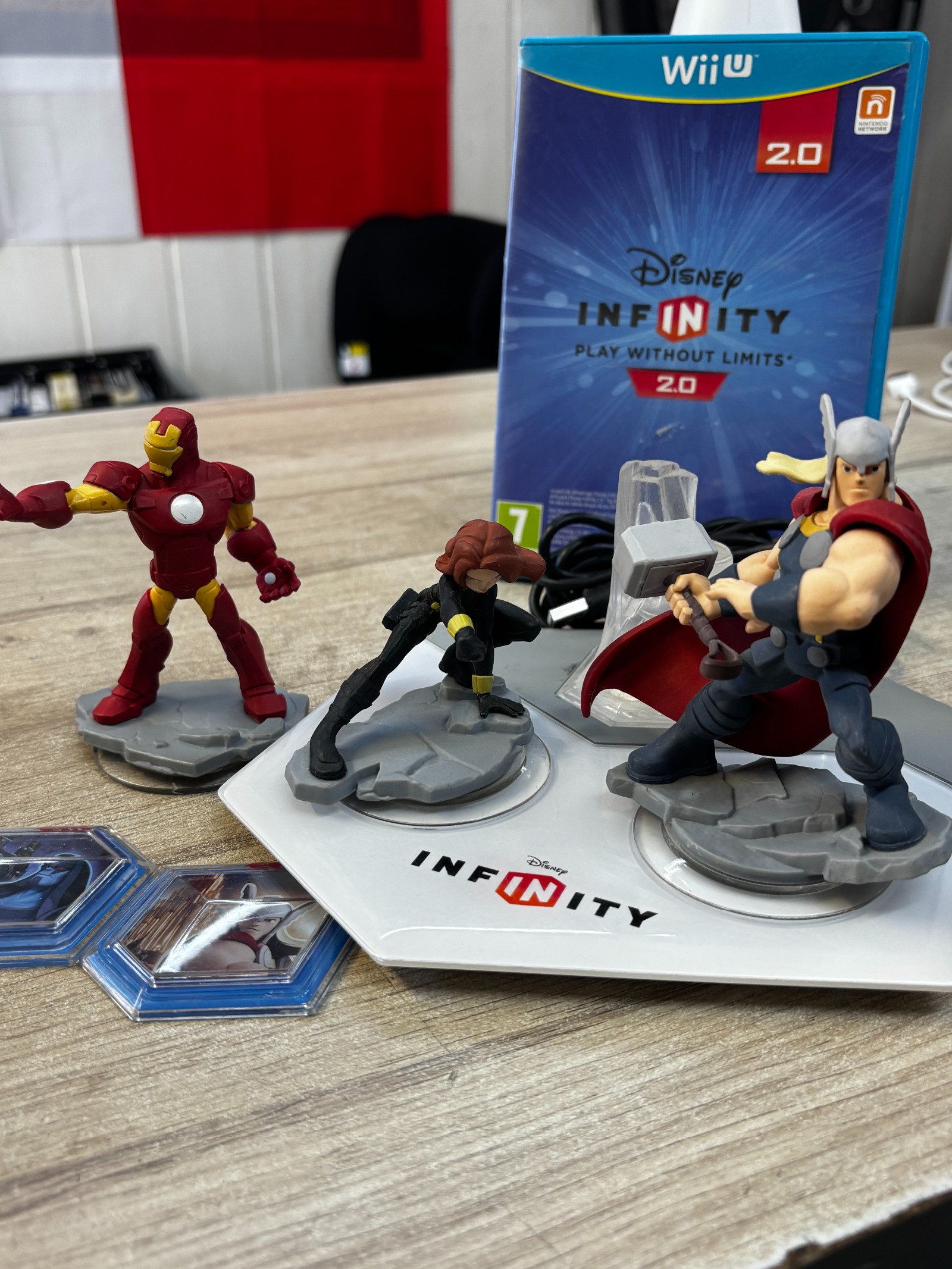 Disney Infinity 2.0 Starter Pack Wii U avec base et figurines Iron Man, Thor et Black Widow