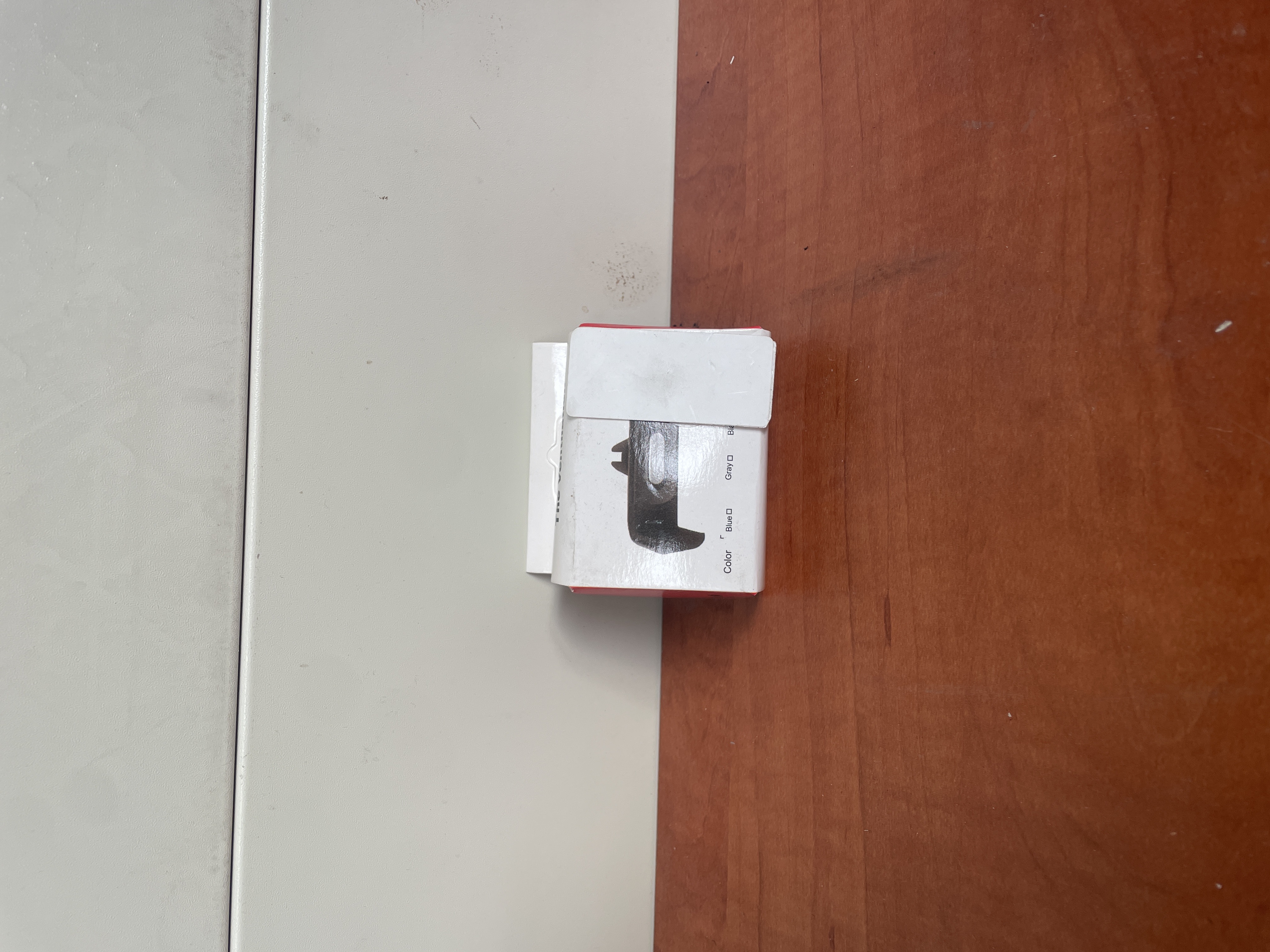 Boîte d’accessoire électronique (référence inconnue)