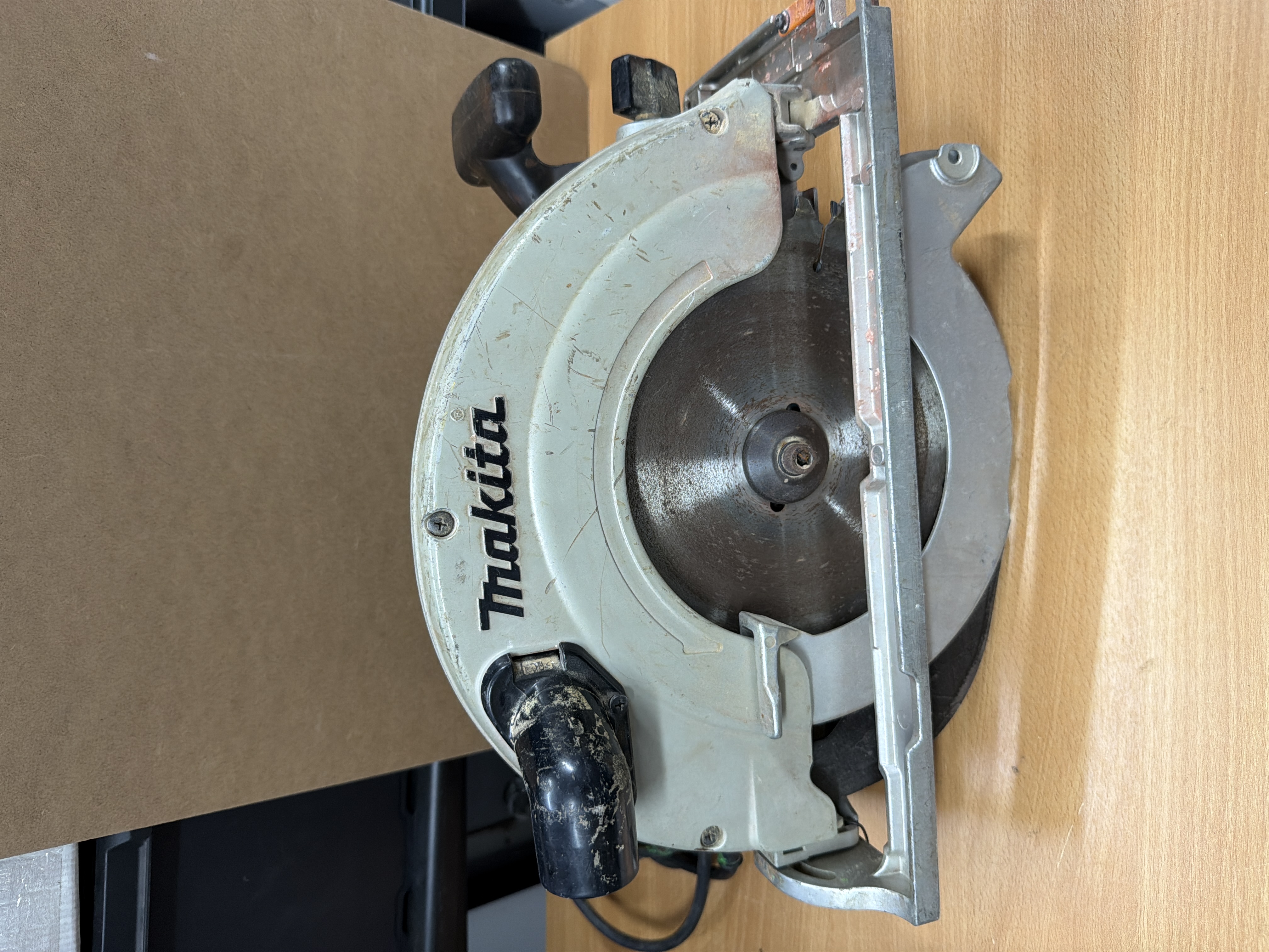 Scie circulaire Makita 5903R Ø 235 mm filaire