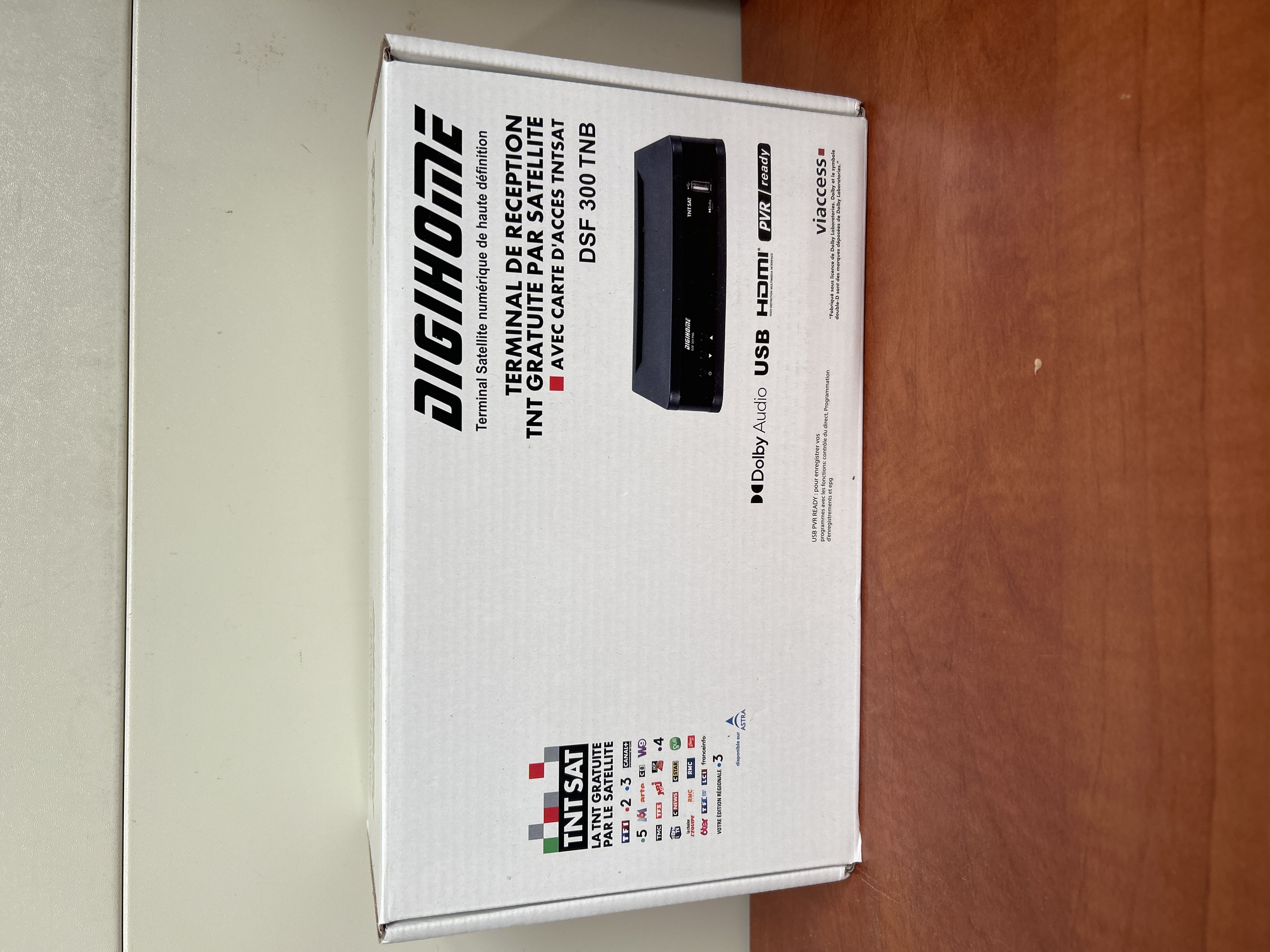 Digihome DSS-300 terminal de réception TNT avec carte active