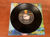 Michel Sardou - Les Deux Écoles / Los Angelien - vinyle 45 tours — photo 2