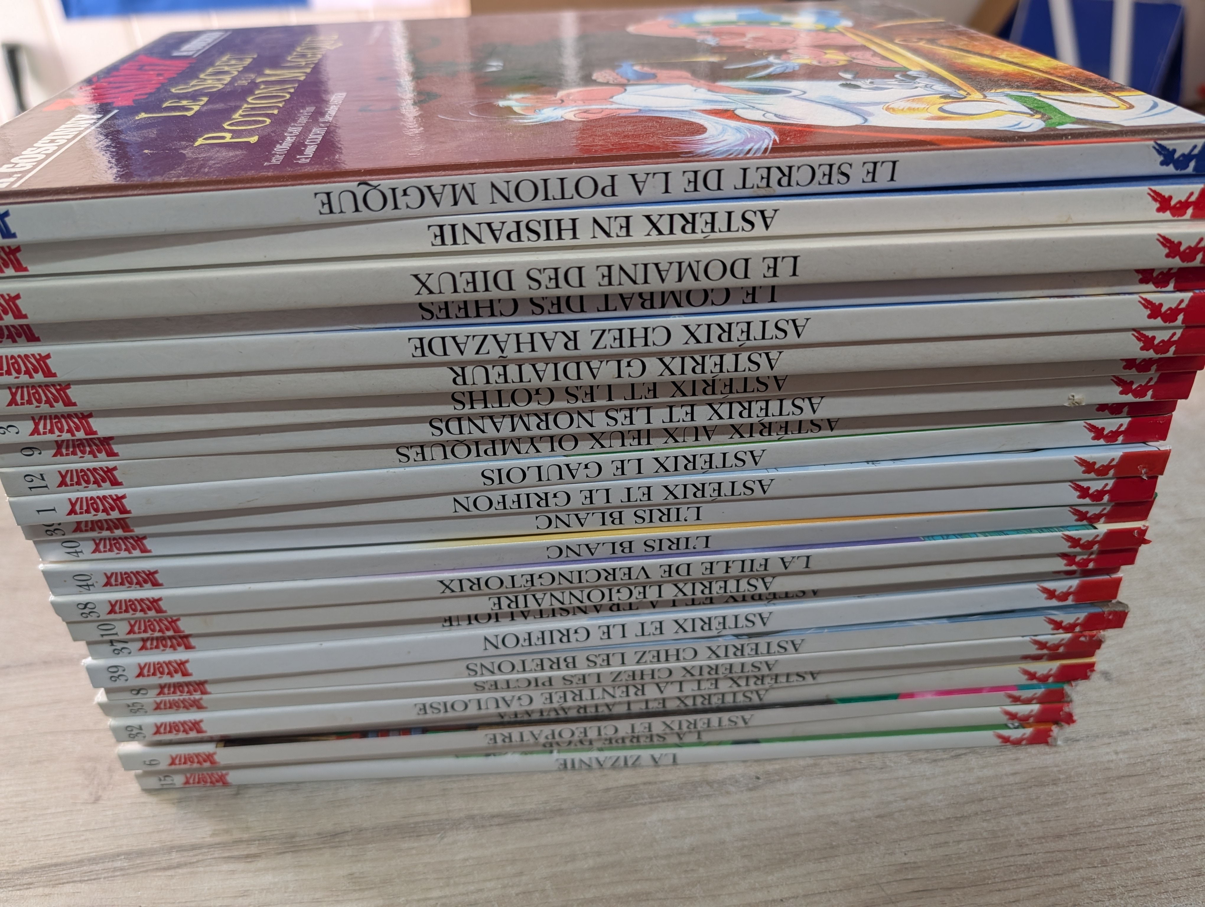 Collection de bandes dessinees Astérix par Goscinny et Uderzo — photo 2