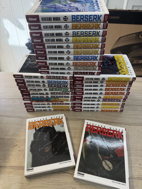 Lot mangas Berserk tomes 1 à 32 Glénat