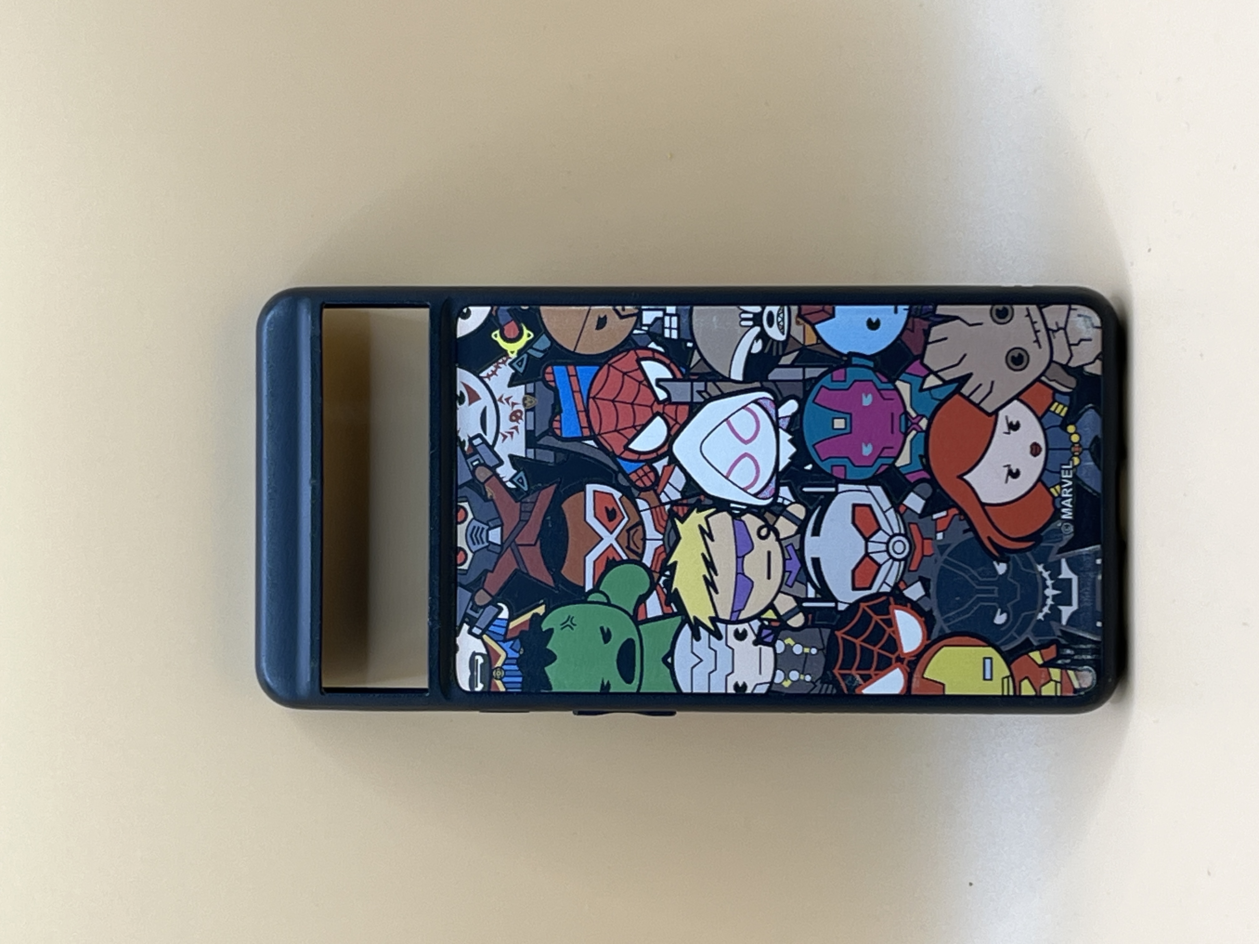 Boîtier Marvel à poignée coulissante (motifs super-héros chibi)