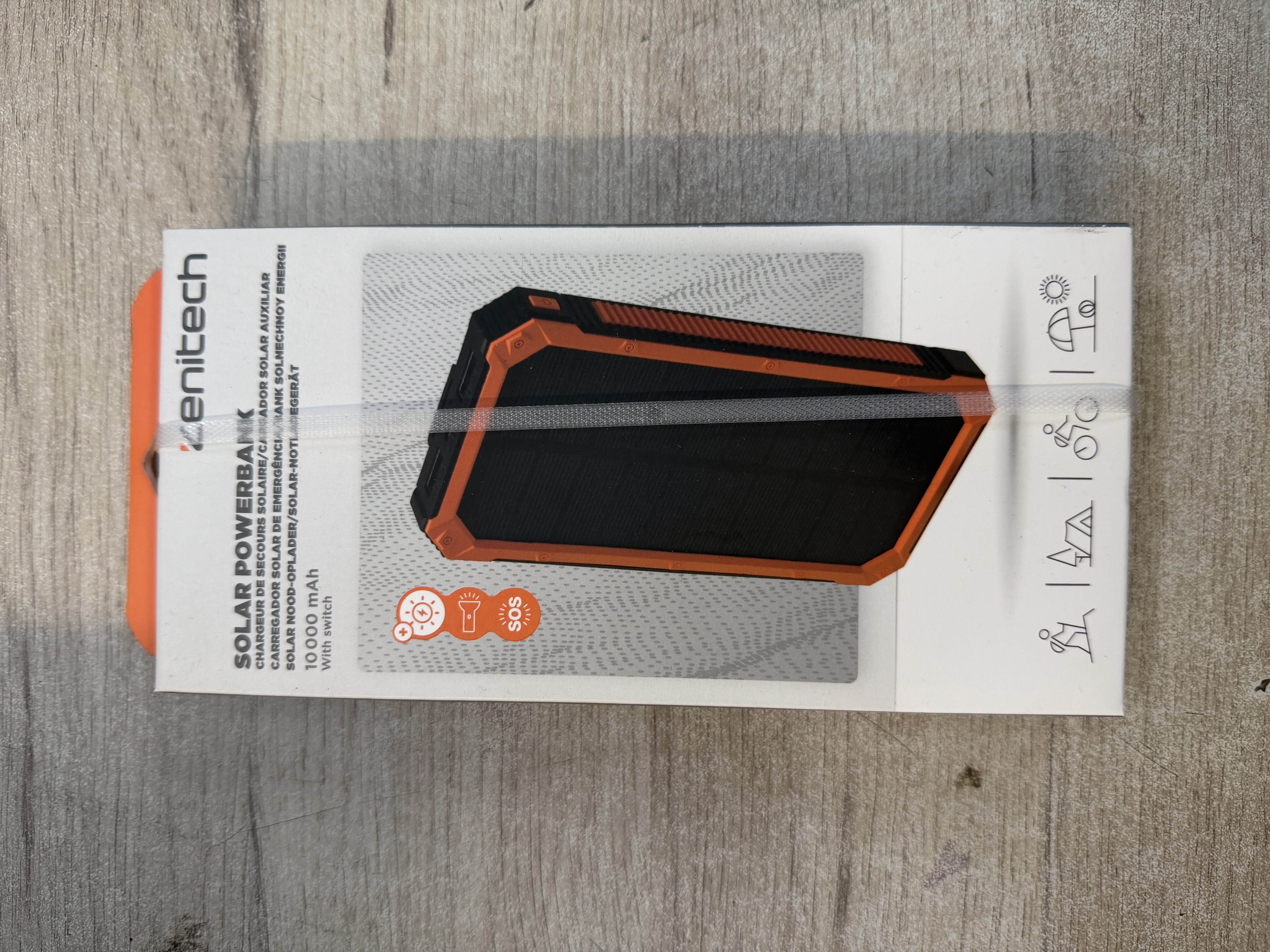 Chargeur solaire Powerbank Zenitech Solar Powerbank 8000 mAh avec lampe torche