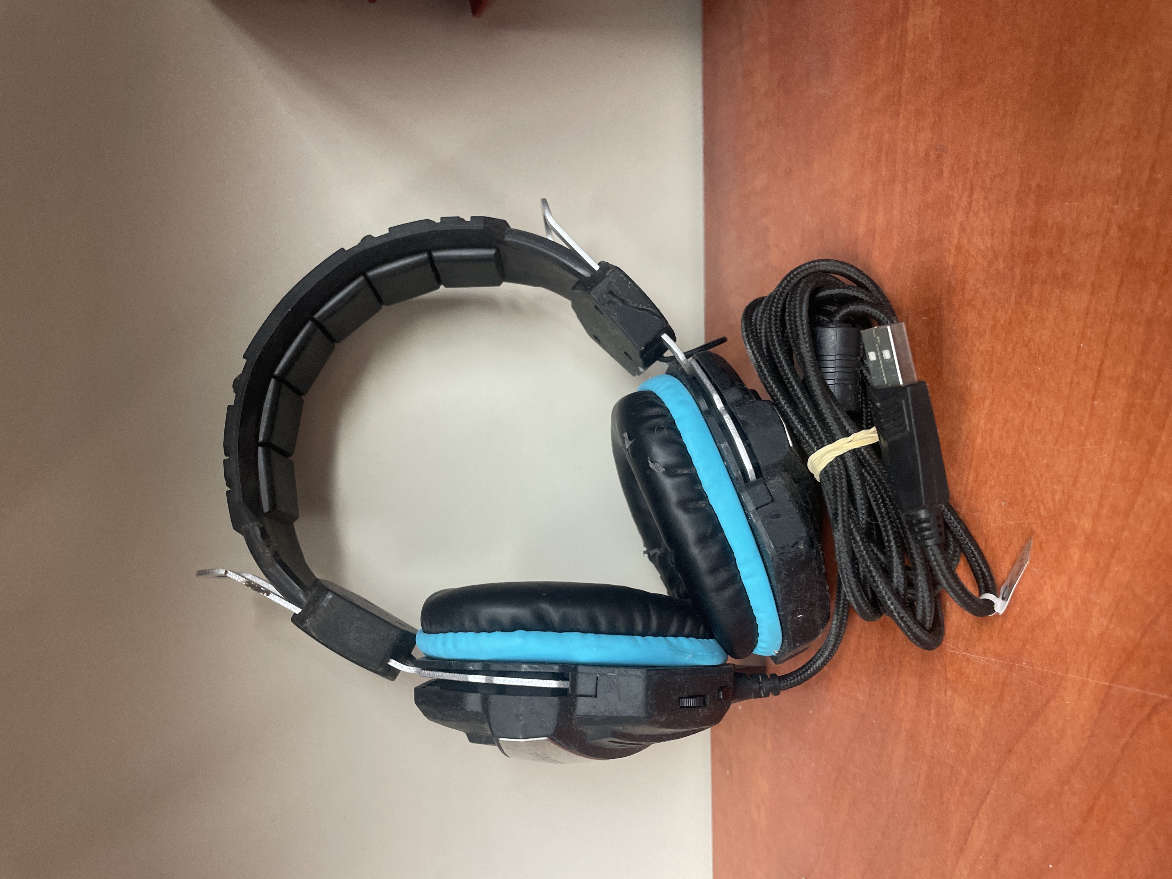 Casque gaming filaire USB Qilive noir et bleu — photo 3
