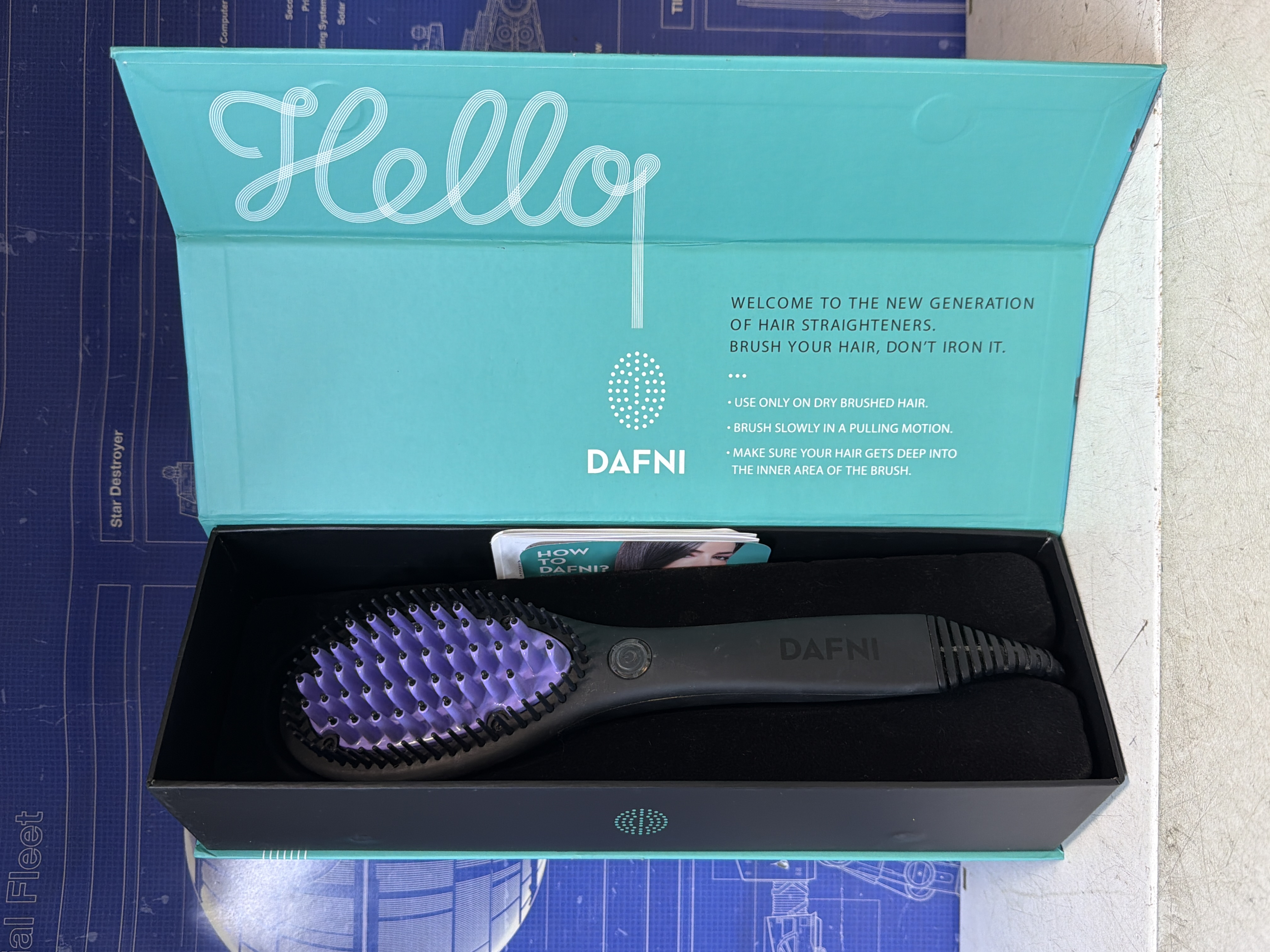 Brosse lissante Dafni The Original noir et violet