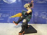 Figurine Katsuki Bakugo My Hero Academia avec socle — photo 2