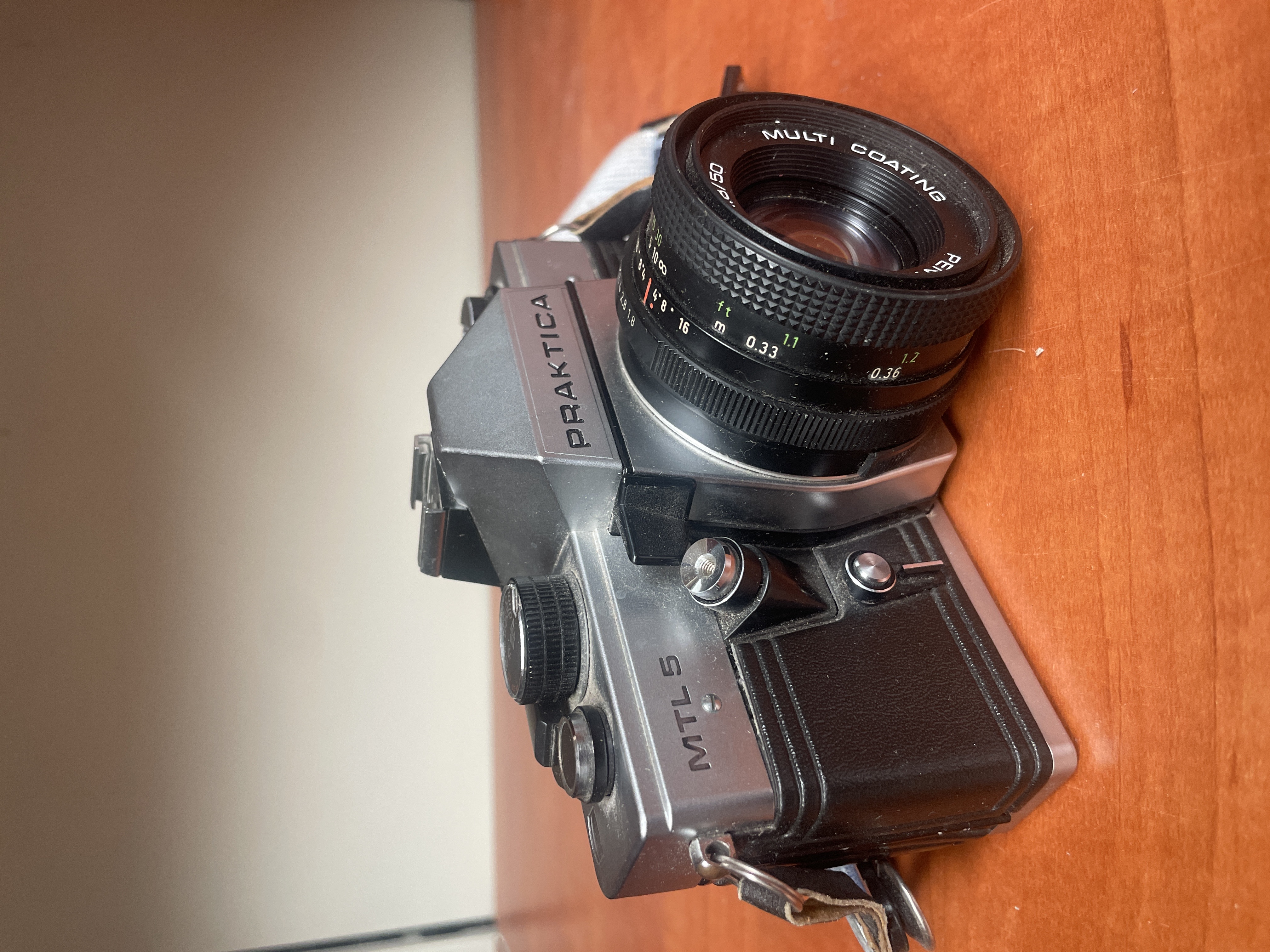 Praktica MTL5 appareil photo argentique avec Pentacon 50mm